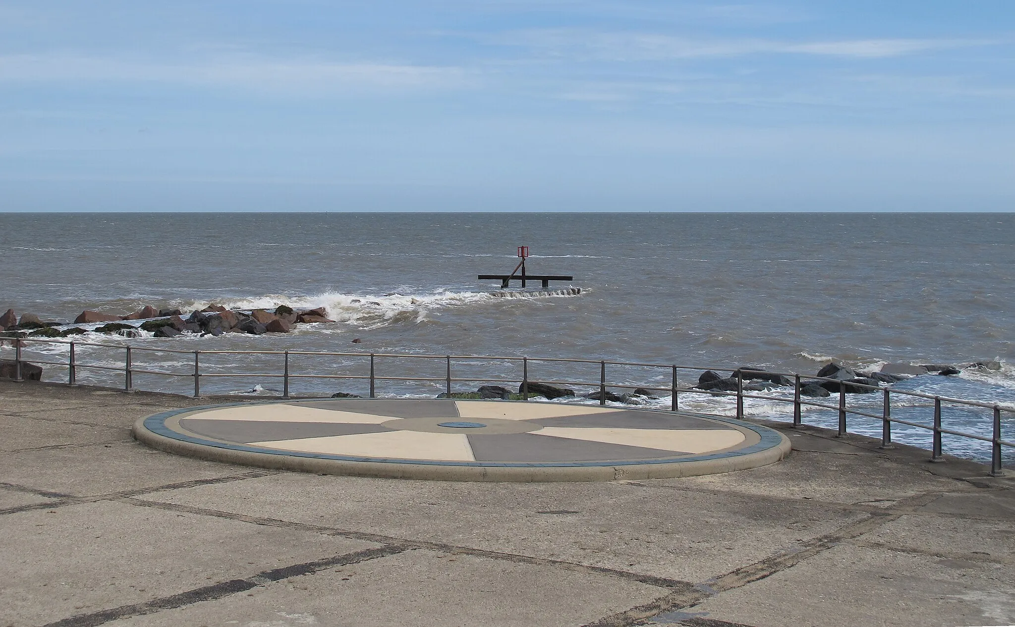 Photo showing: Lowestoft Ness and the Euroscope