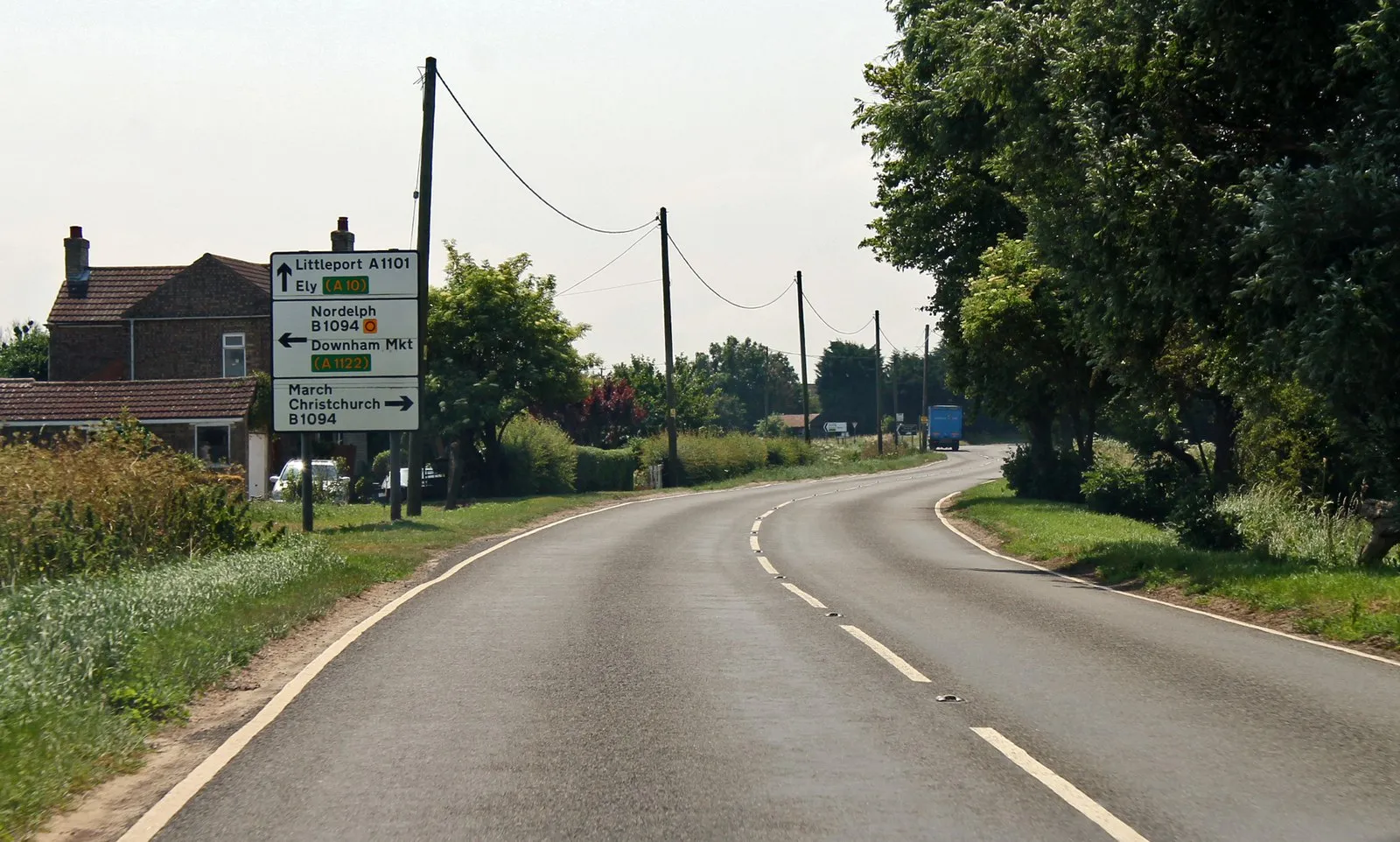 Photo showing: A1101 approaching B1094 junction