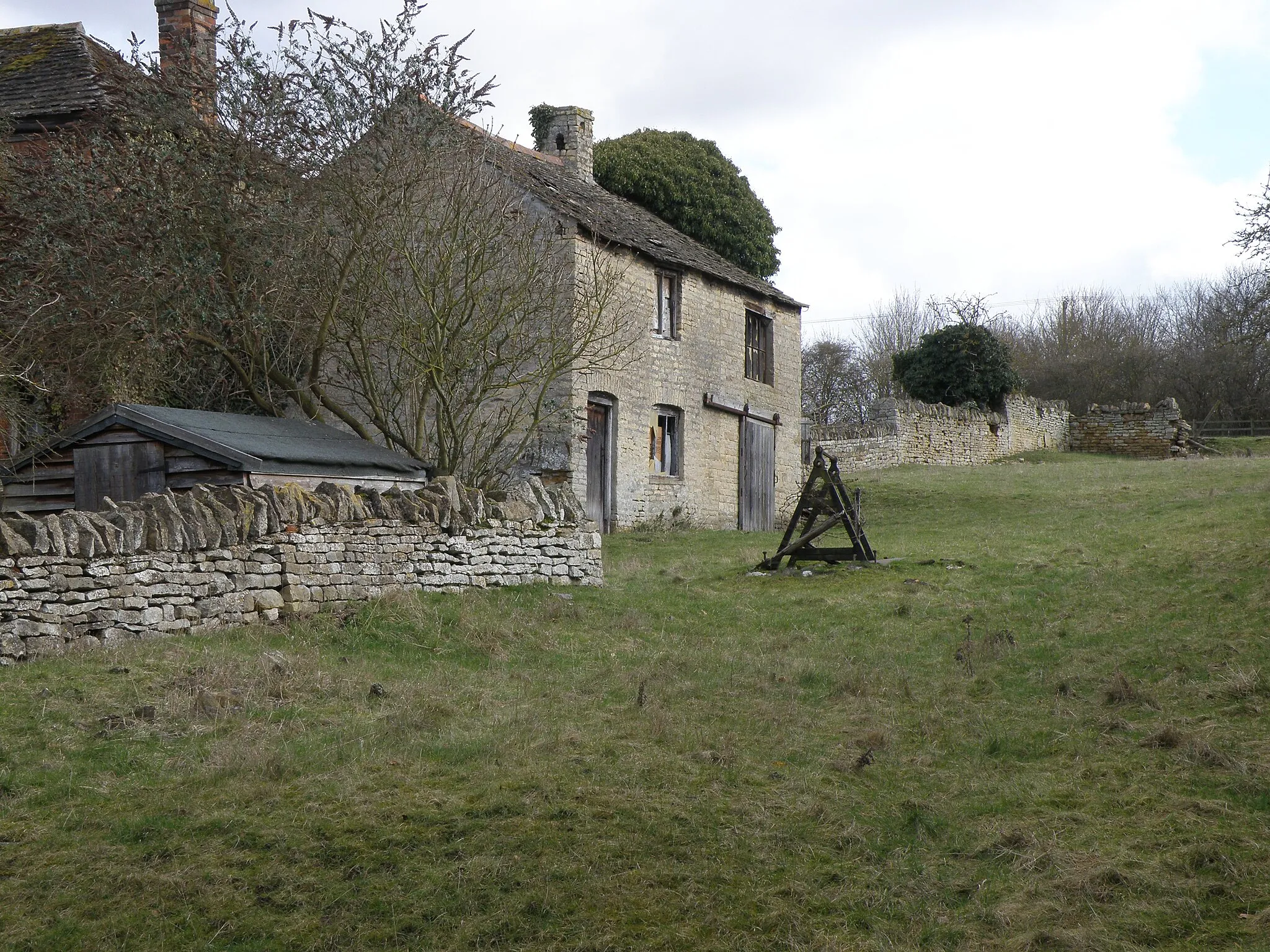 Photo showing: A Duddington Farmstead This looks to be a traditional farm building that has so far avoided the developers makeover.