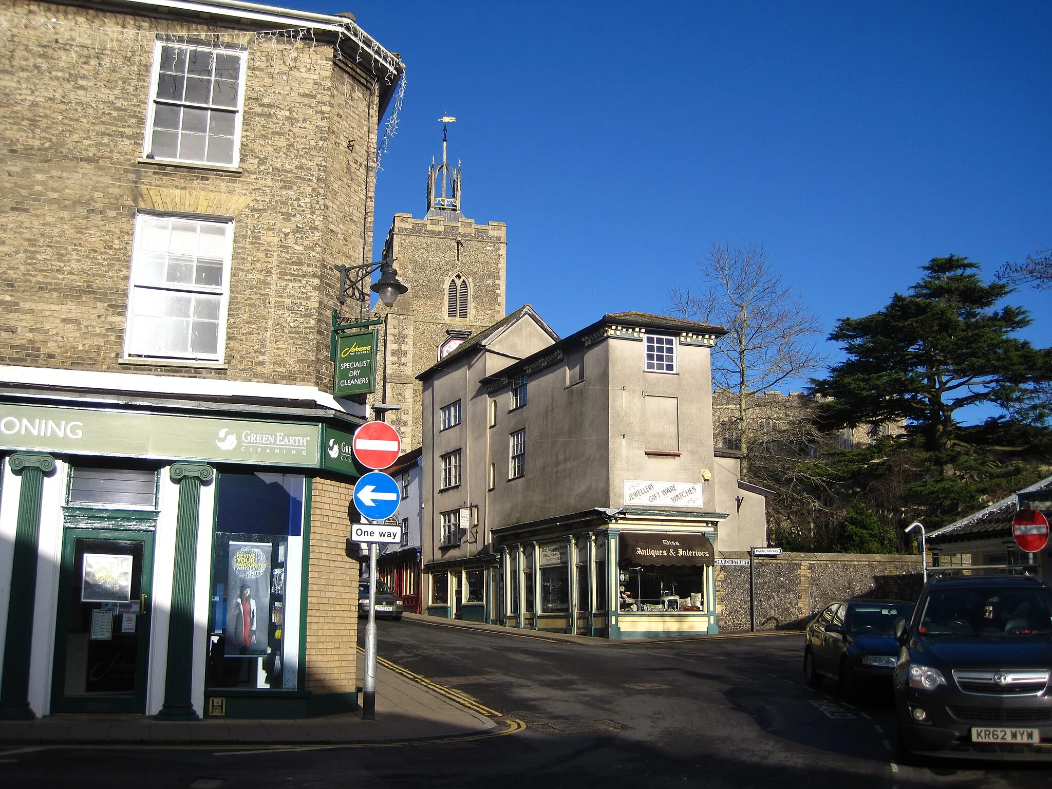 Photo showing: Mount St from the Market Place