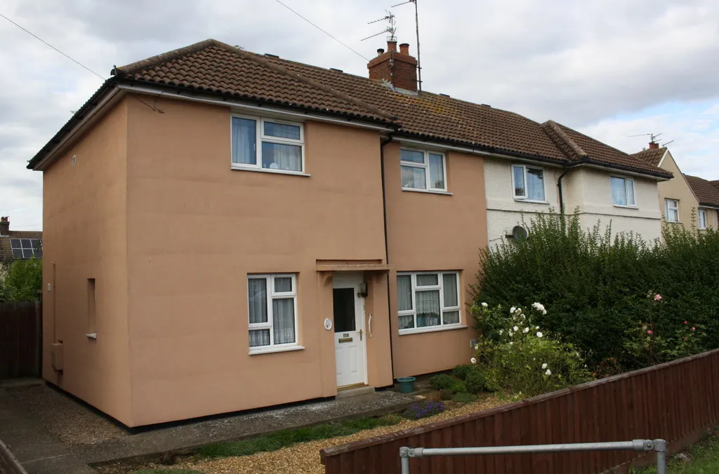 Photo showing: Semi detached houses on St Pauls Road