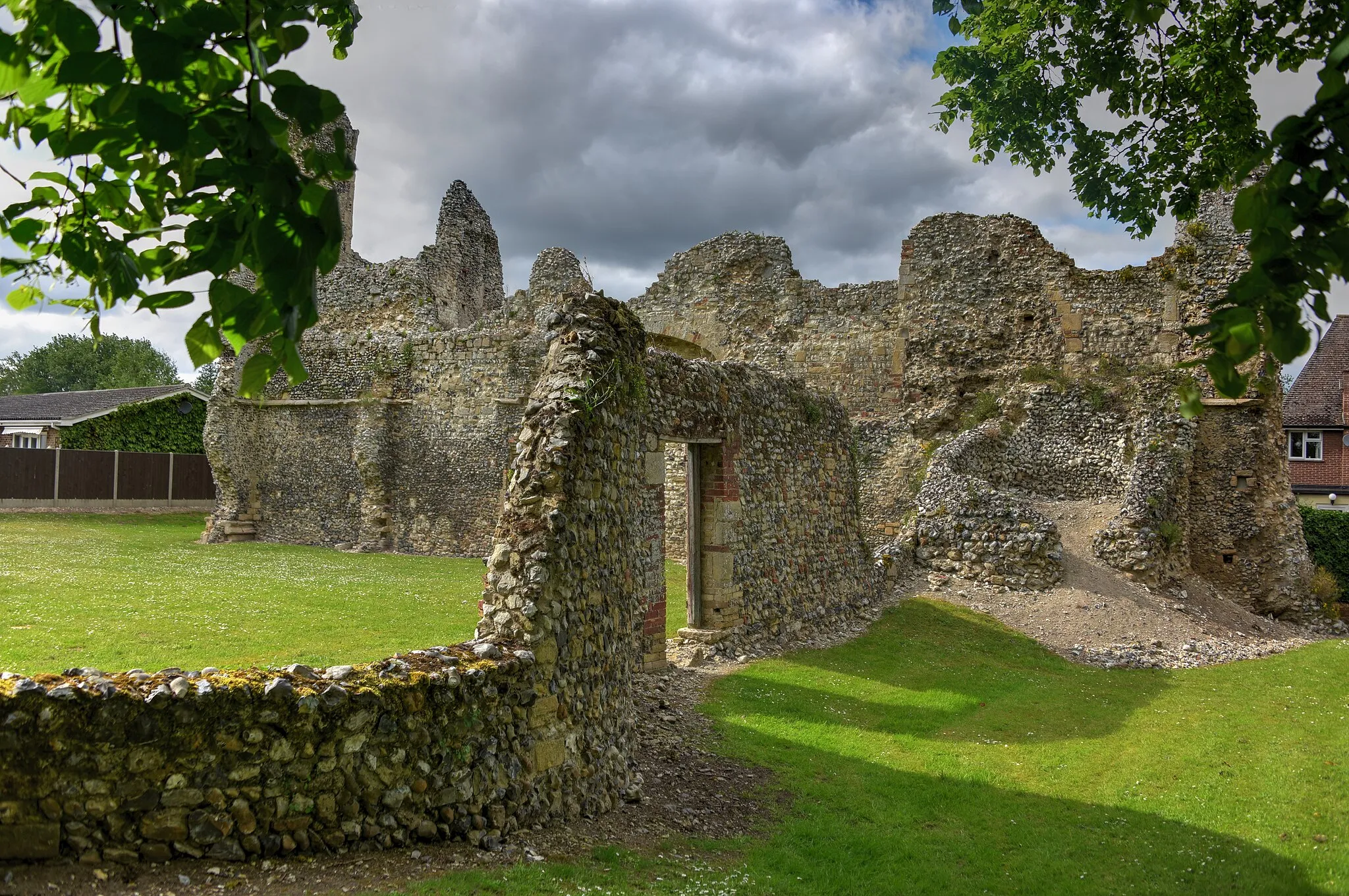 Photo showing: The ruins of the Holy Sepulchre Priory in Thetford, Norfolk.