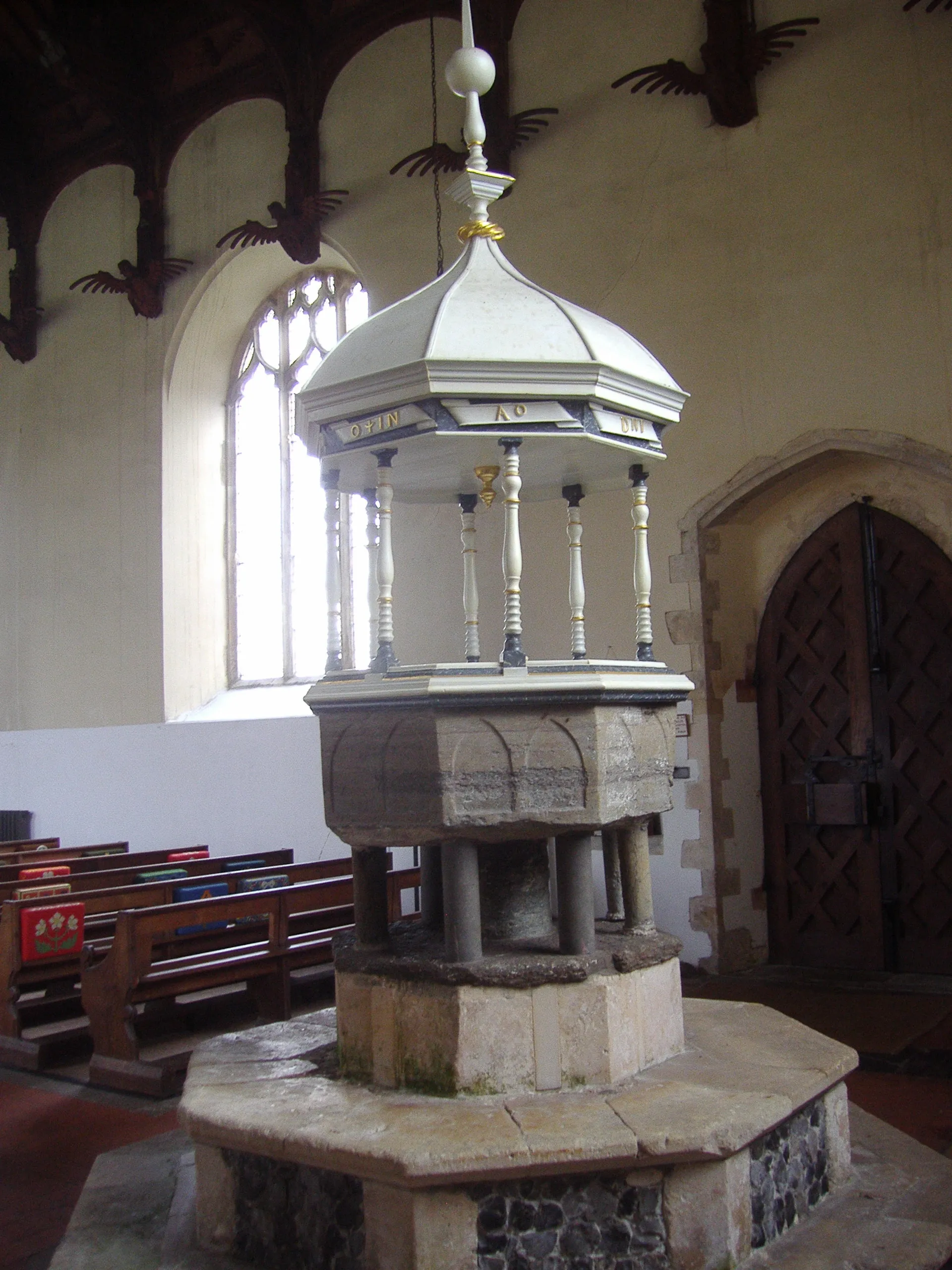 Photo showing: A digital photograph of the interior of Knapton Church taken on the 23rd January 2008 by Stavros1 (talk) 17:10, 24 March 2008 (UTC)