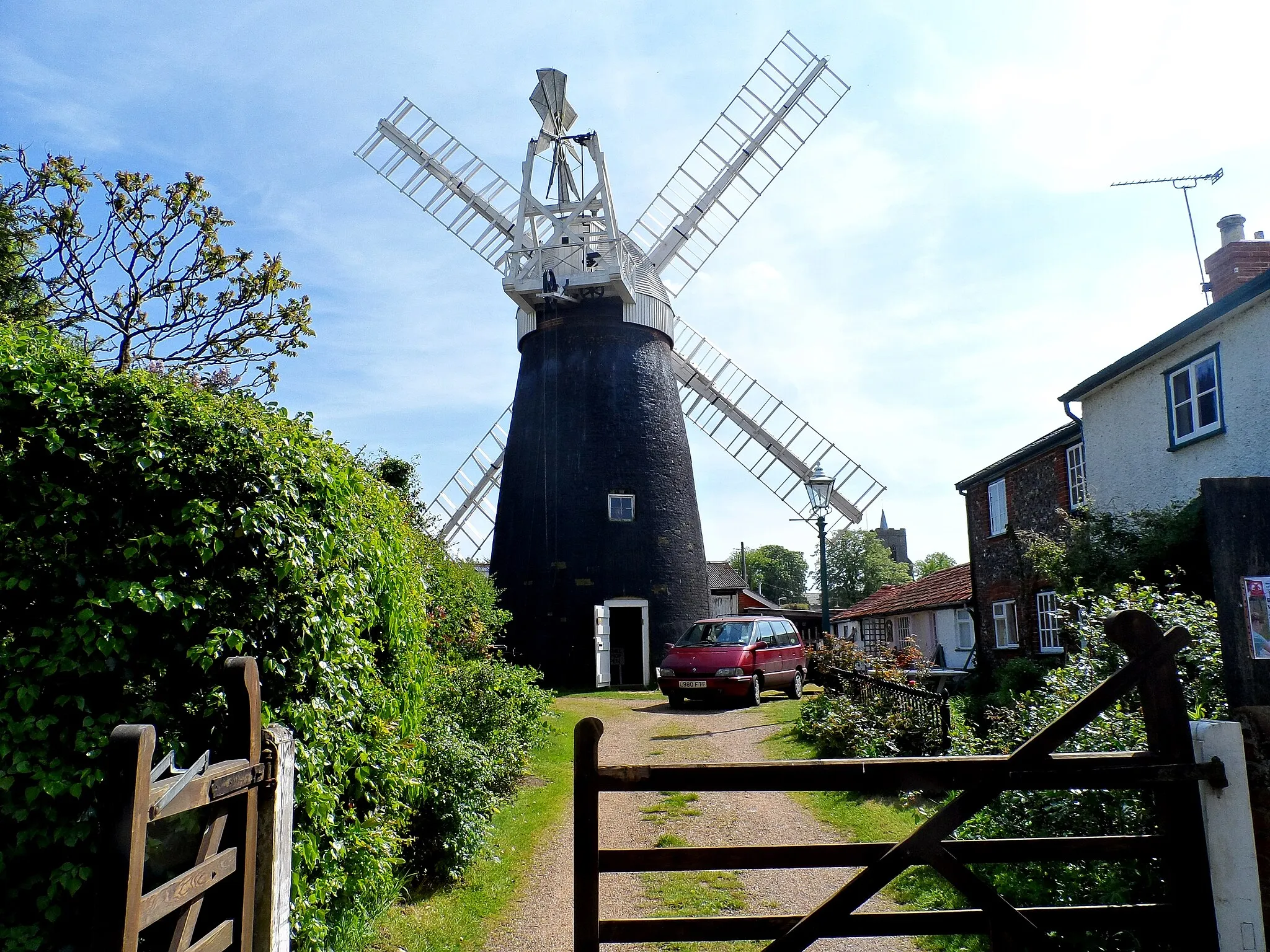 Photo showing: Bardwell Windmill