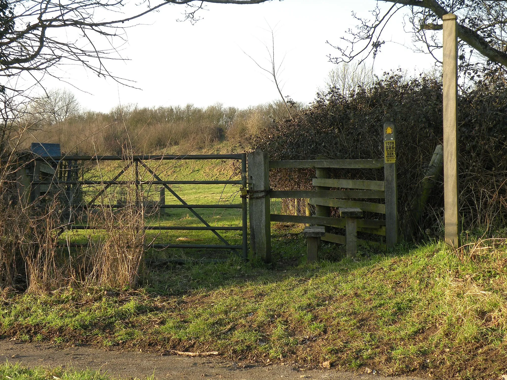 Photo showing: A stile and public footpath as seen from the A1092