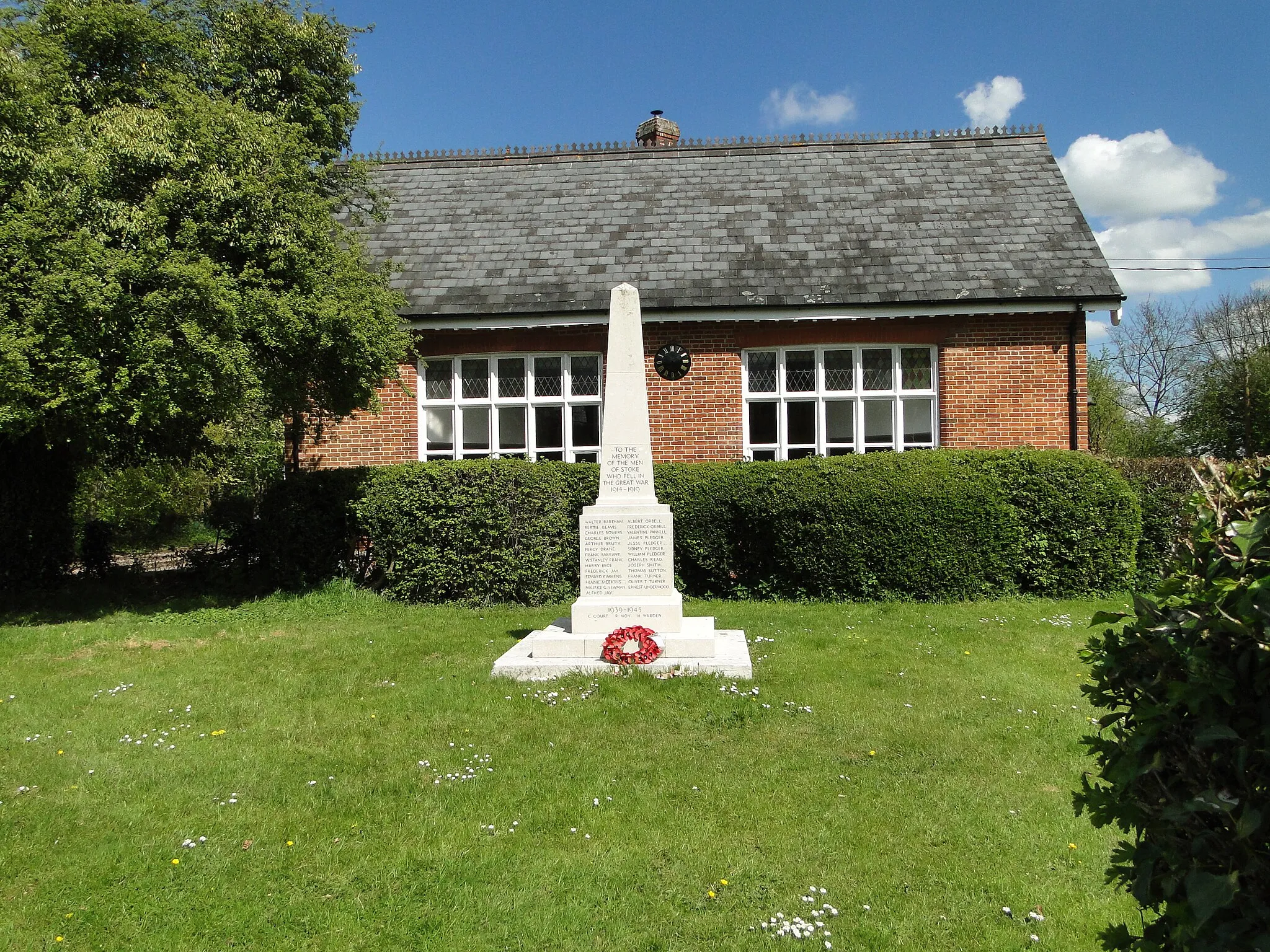 Photo showing: Stoke by Clare War Memorial