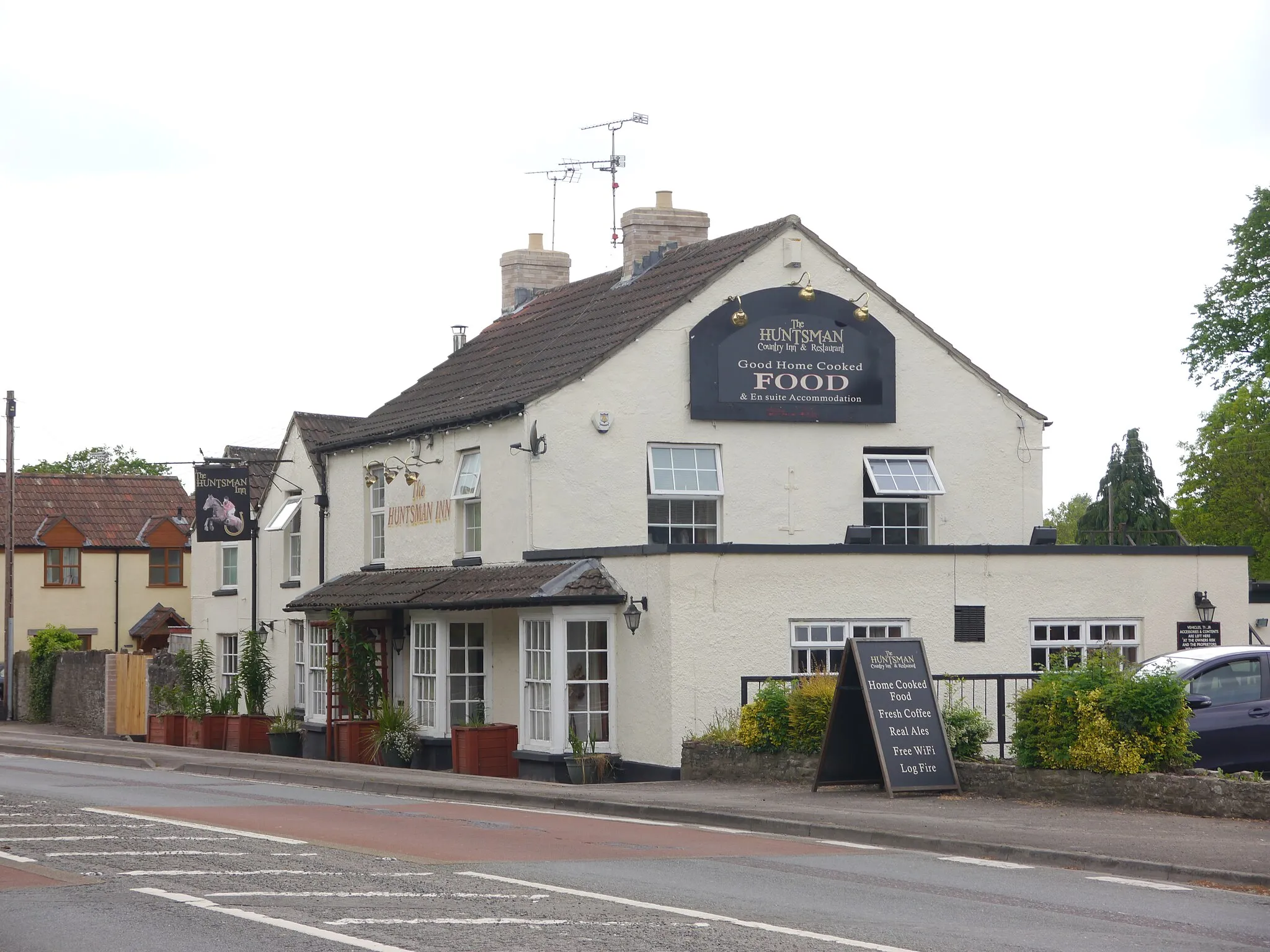 Photo showing: The Huntsman Inn, Falfield, Gloucestershire