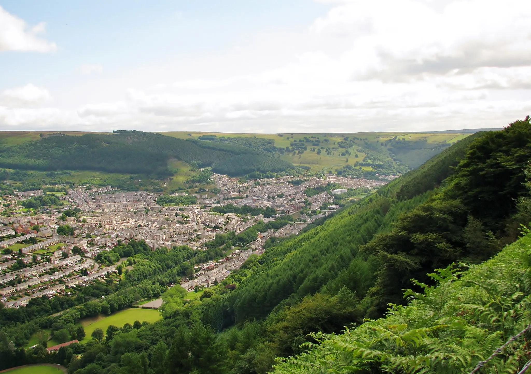 Photo showing: Abertillery from the north west