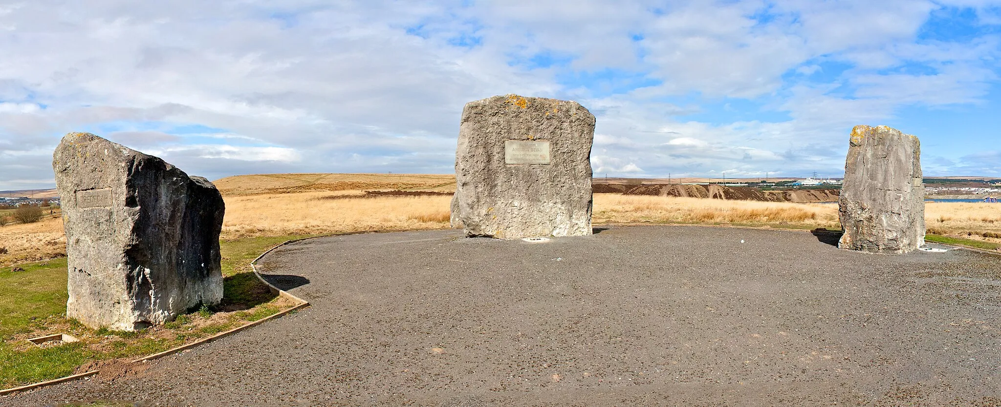 Photo showing: The memorial stones of Aneurin Bevan in Tredegar