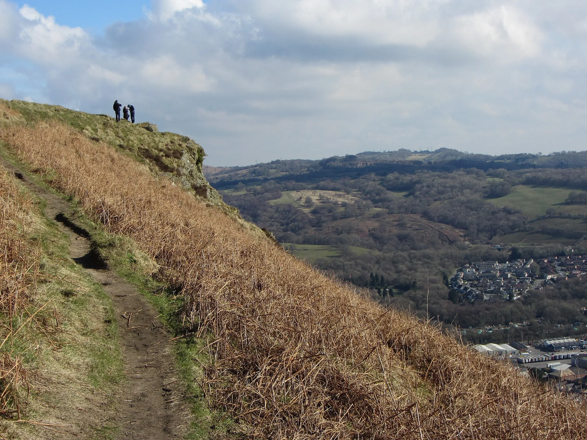 Photo showing: Approaching the view point on Garth Hill