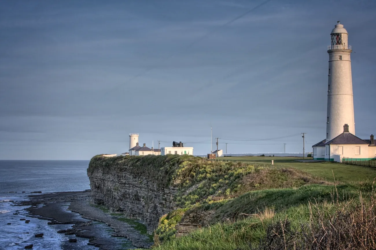 Photo showing: Short Tower, Keepers Cottages, Fog Horn House & Lighthouse at Nash Point