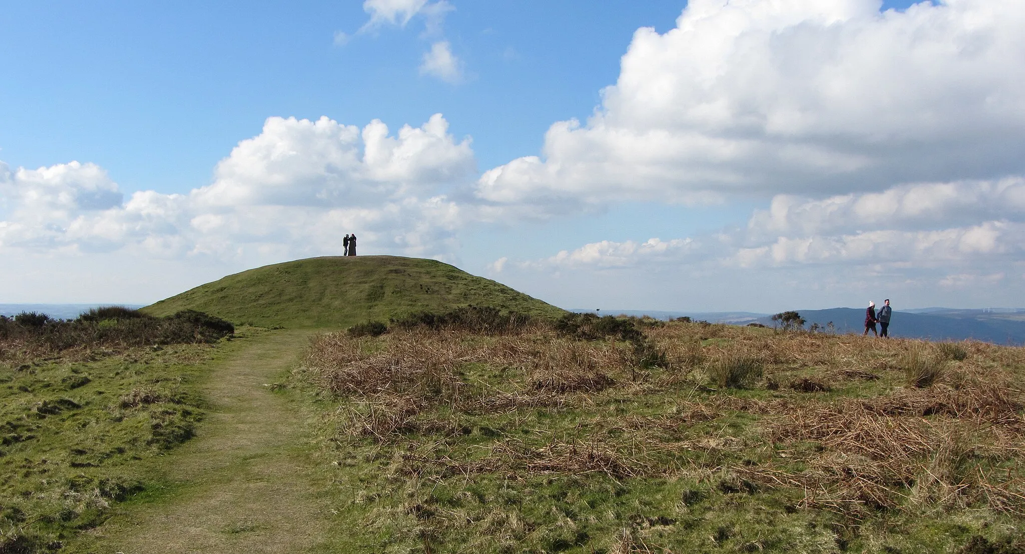 Photo showing: Nearing the trig point on Garth Hill