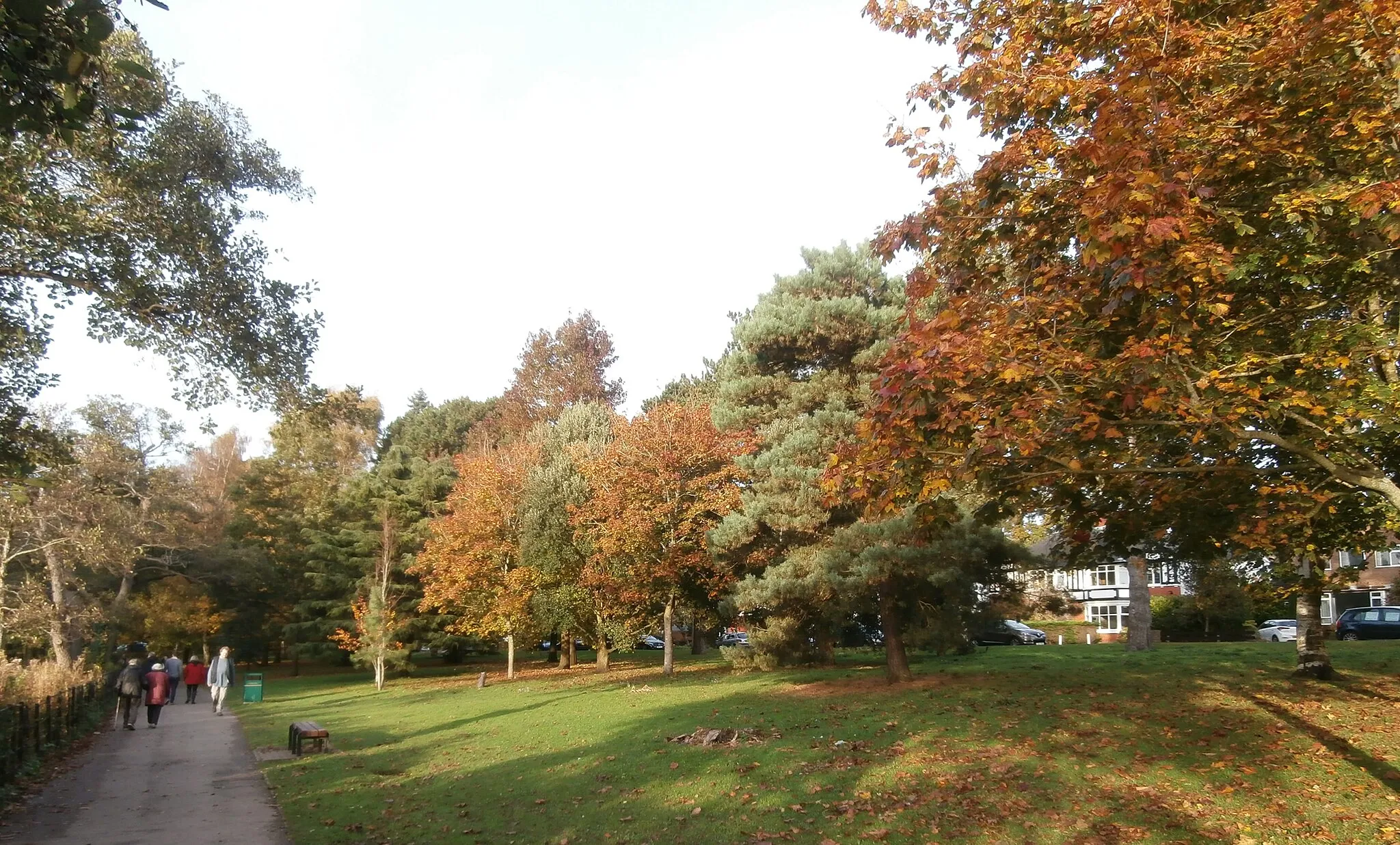 Photo showing: Autumn afternoon, Roath Park, Cardiff