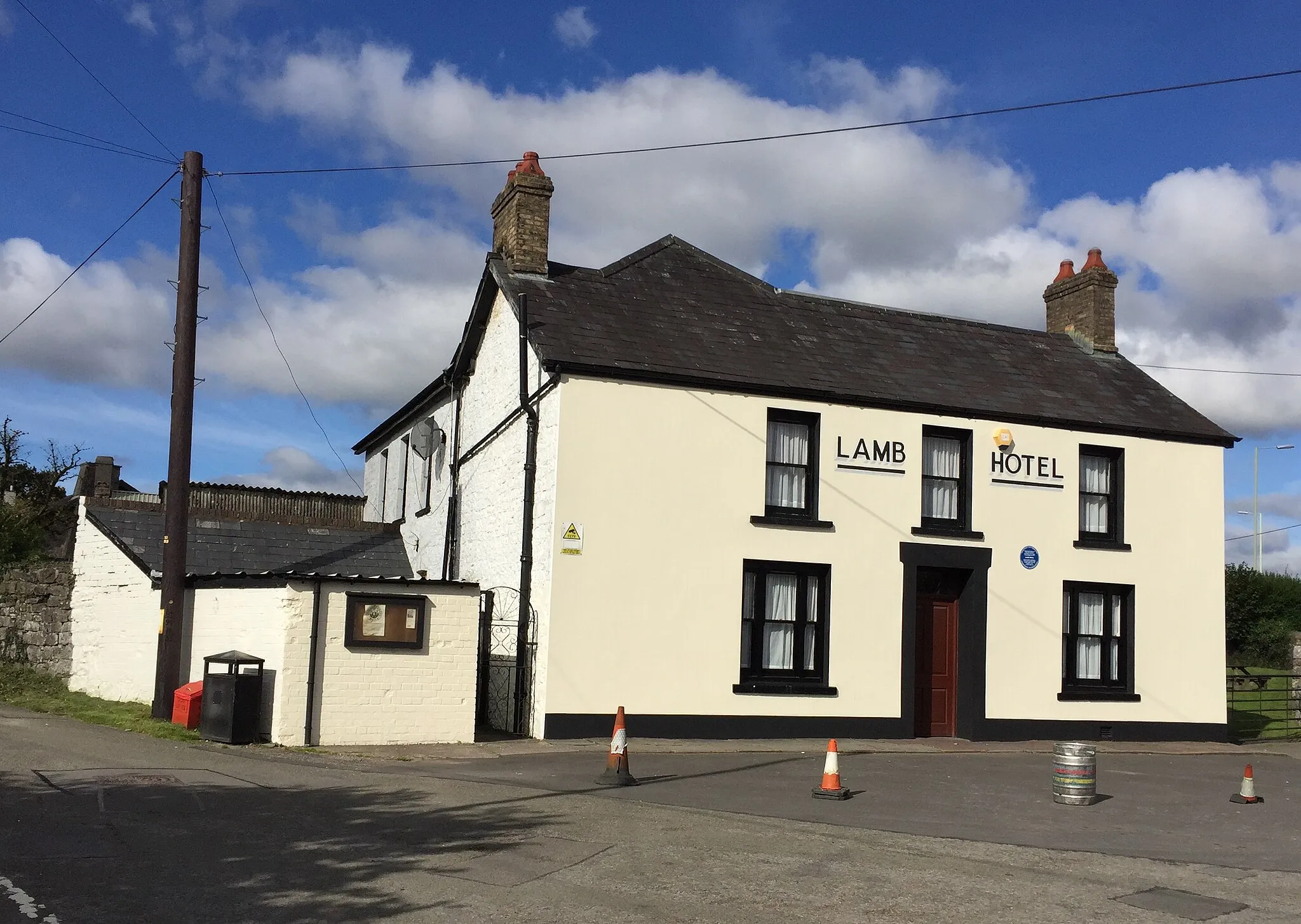 Photo showing: The Lamb Hotel