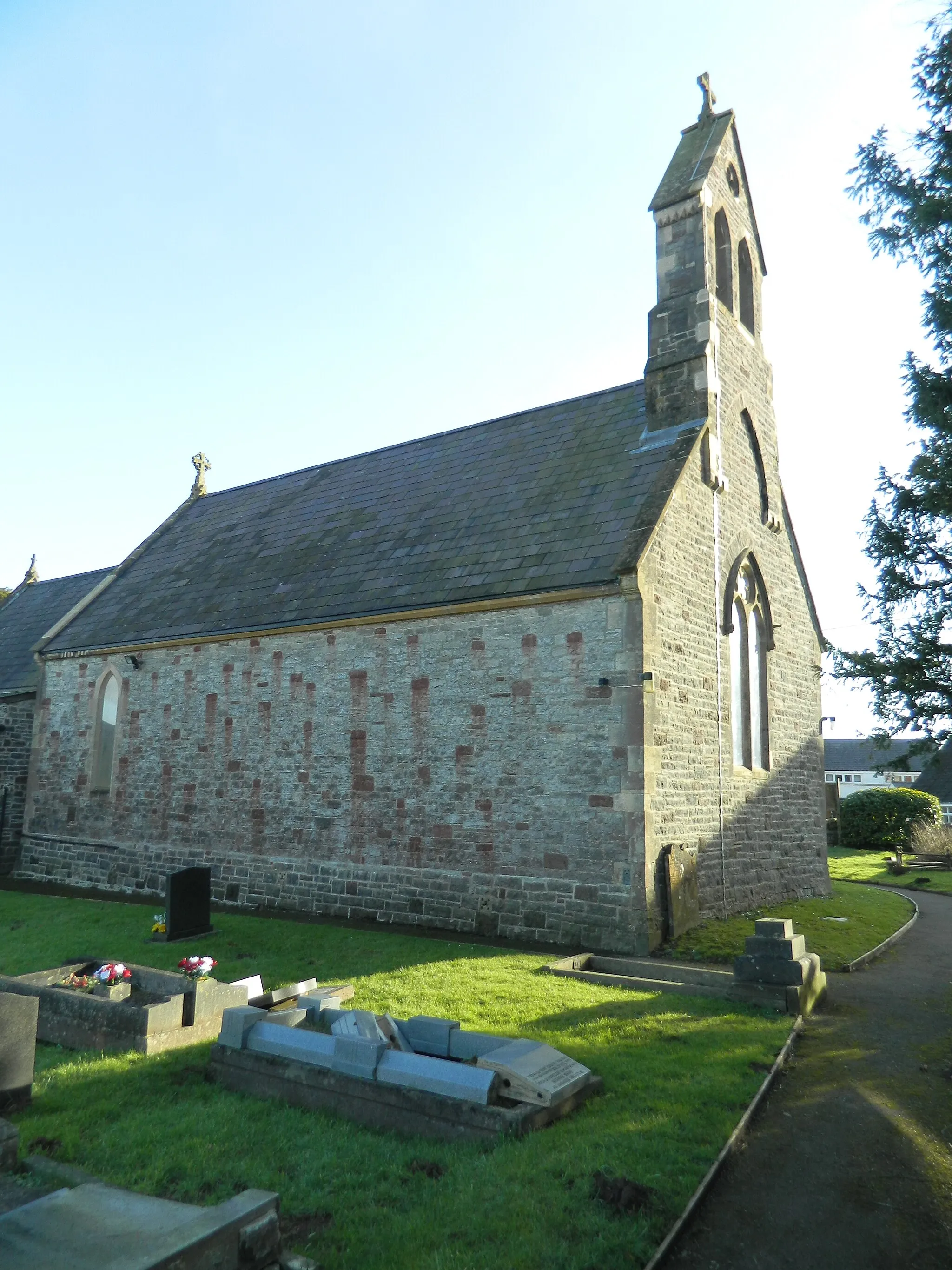 Photo showing: St Illtyd's Church, Llanharry