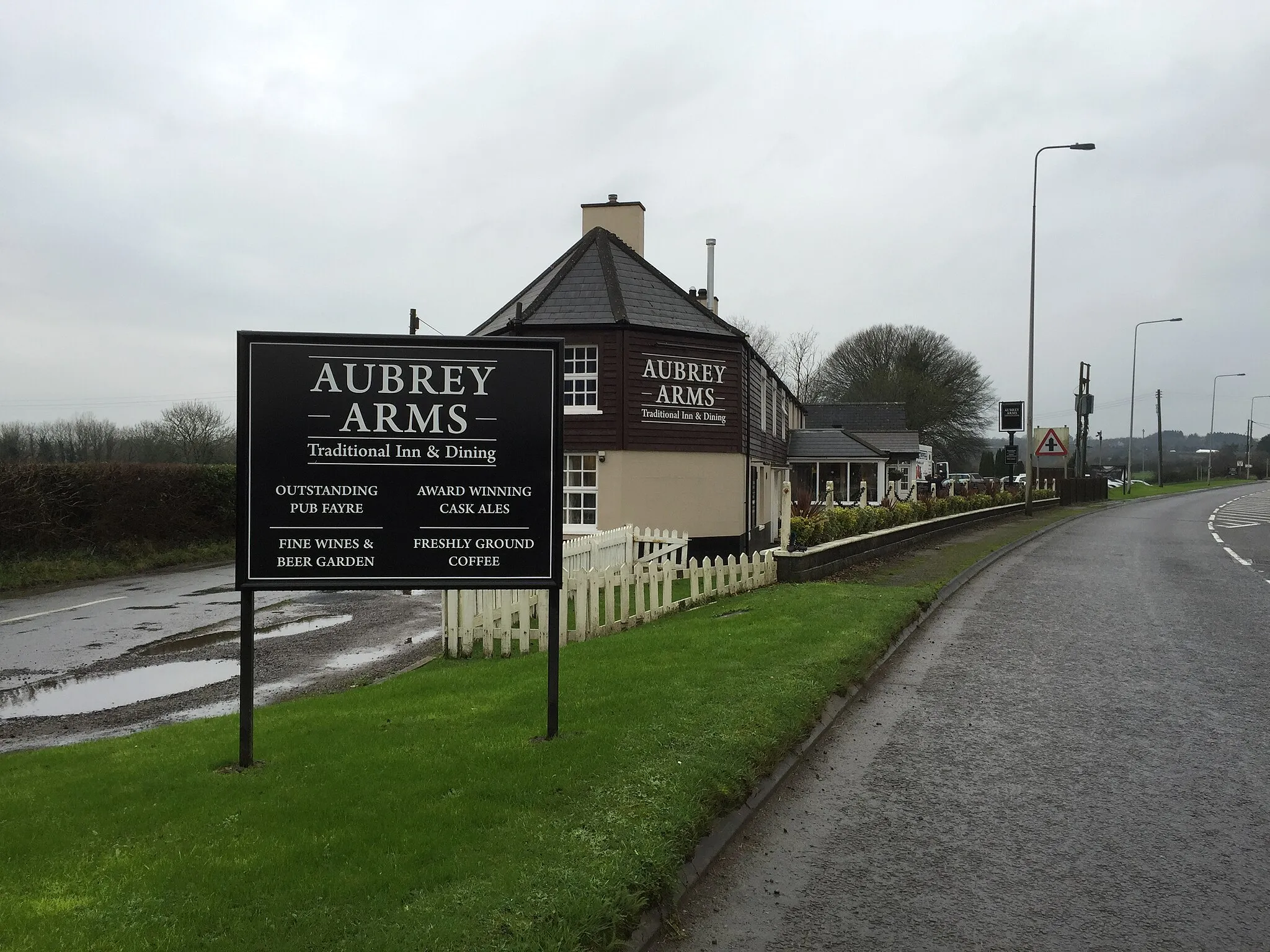 Photo showing: Aubrey Arms, Bonvilston. The Aubrey Arms near Bonvilston.