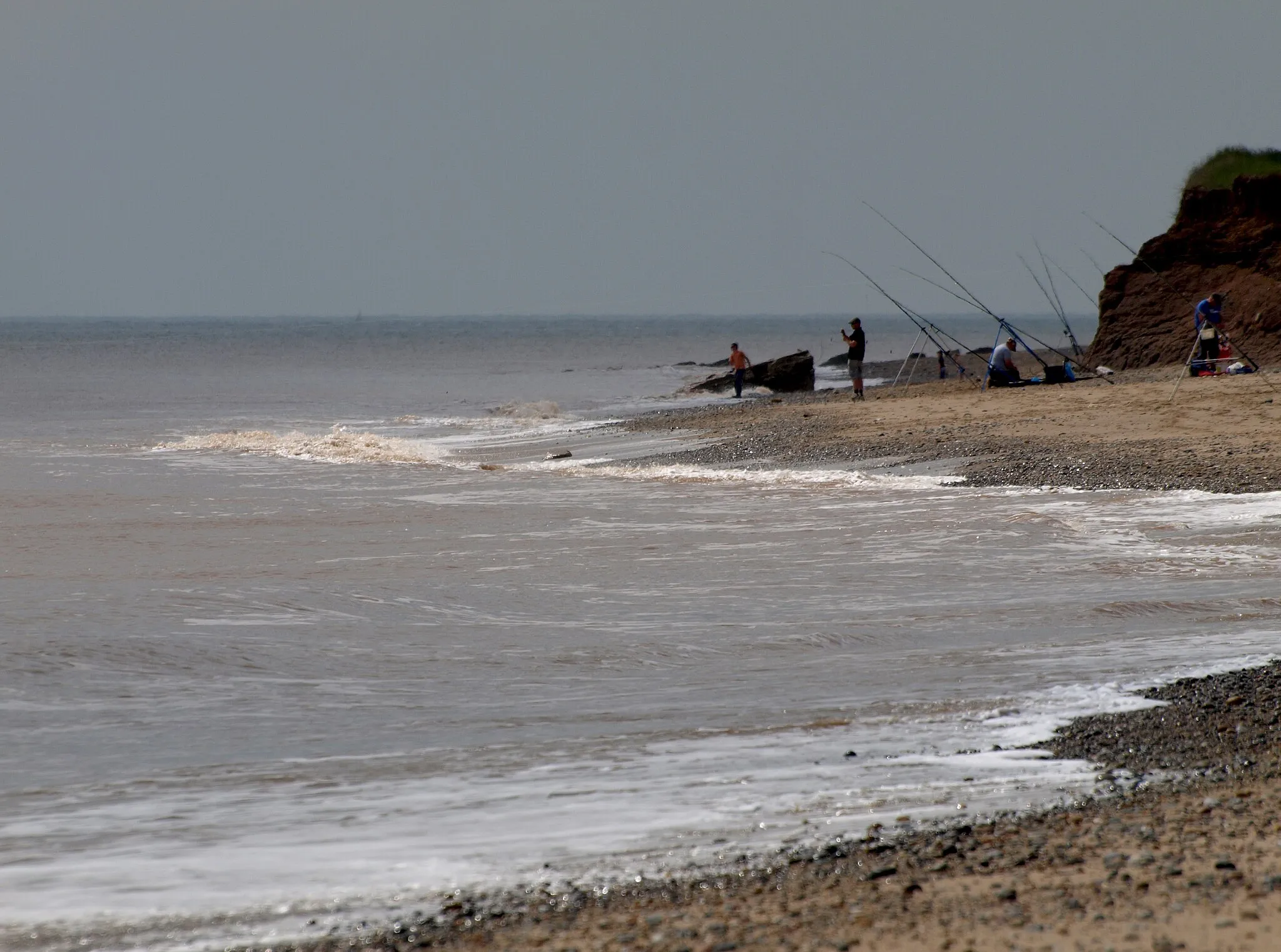 Photo showing: Anglers on Kilnsea Beach