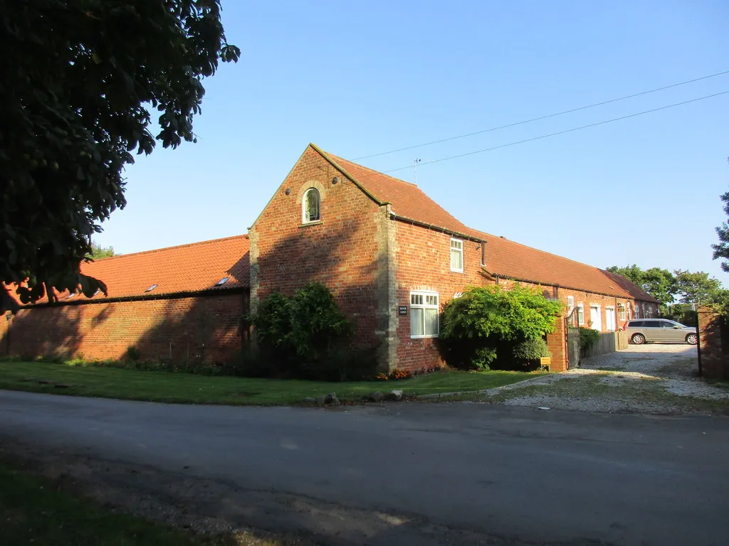 Photo showing: Barn conversion at Manor Farm