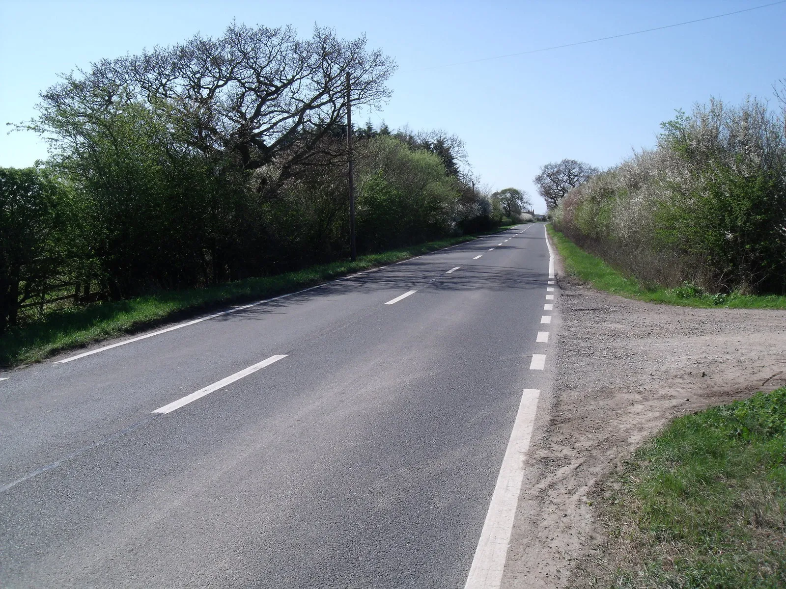 Photo showing: A163 towards Bubwith