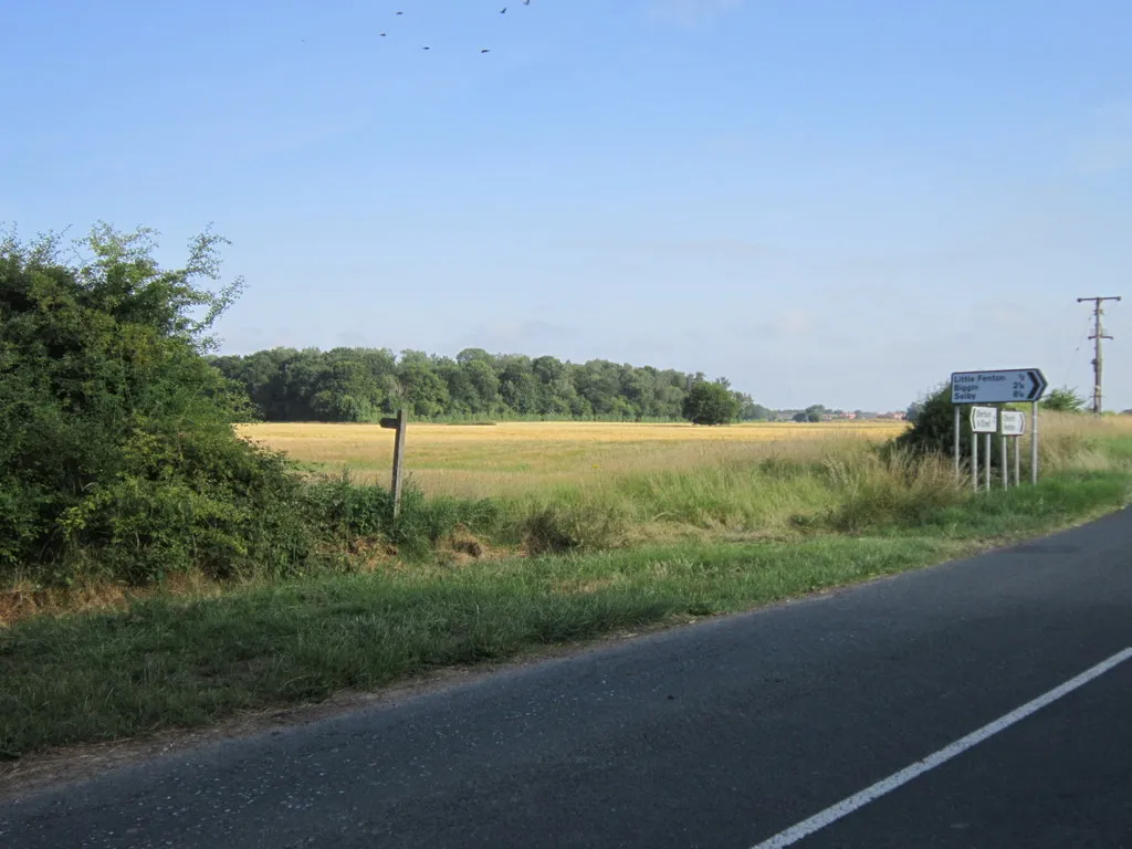 Photo showing: A public footpath off Fenton Lane