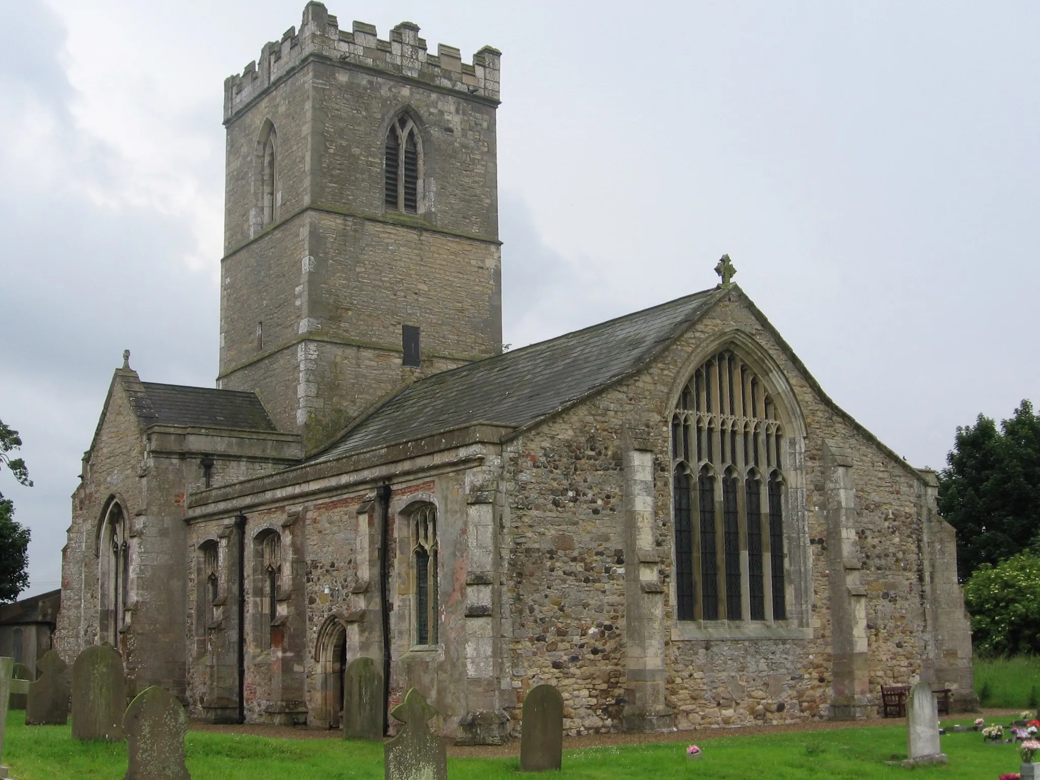 Photo showing: St Andrew's Church, Paull, East Riding of Yorkshire, England. Photograph taken by me on 23 Jun 2007.