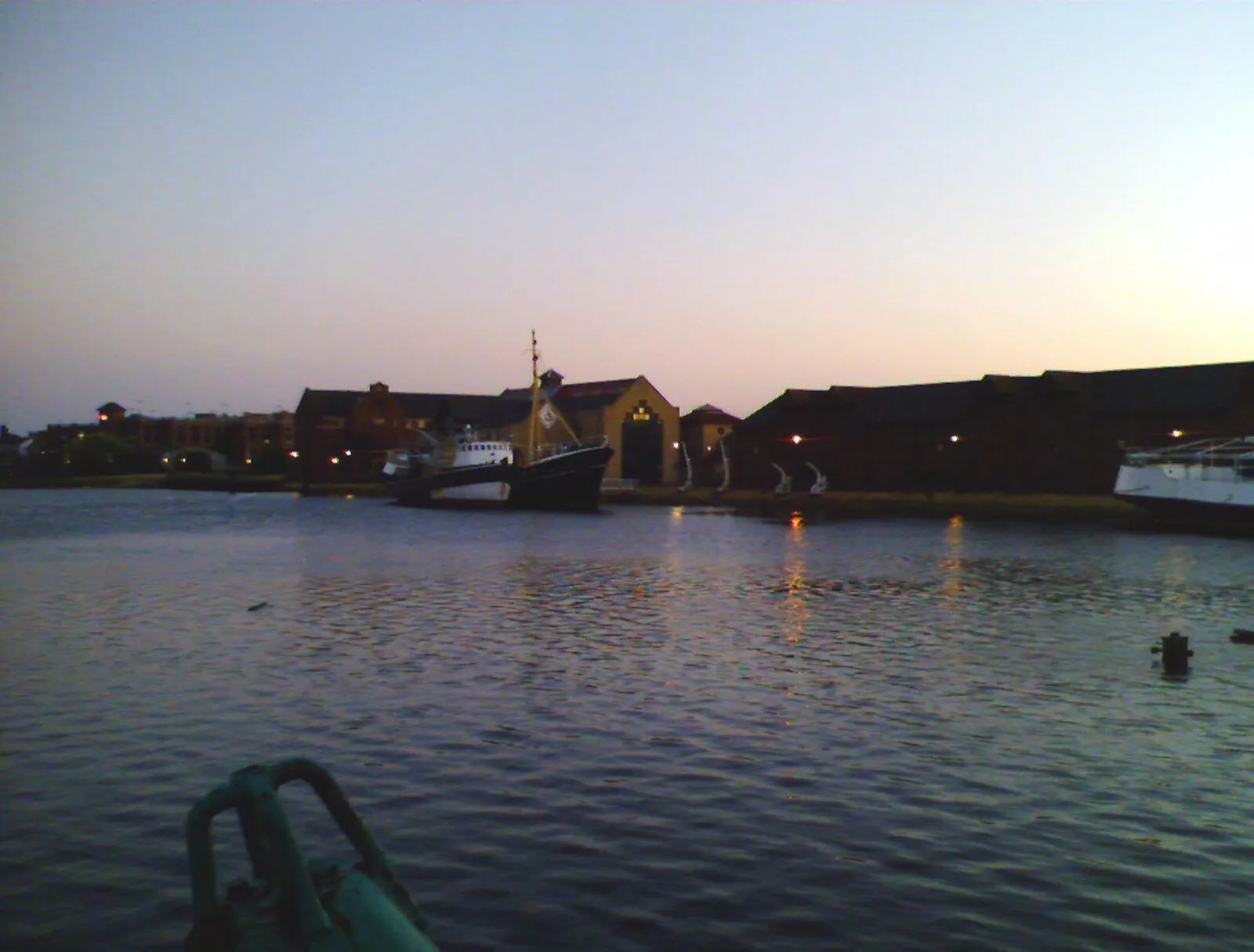 Photo showing: Alexandra Docks and National Fishing Heritage Museum, Grimsby. Photo by E Asterion u talking to me?