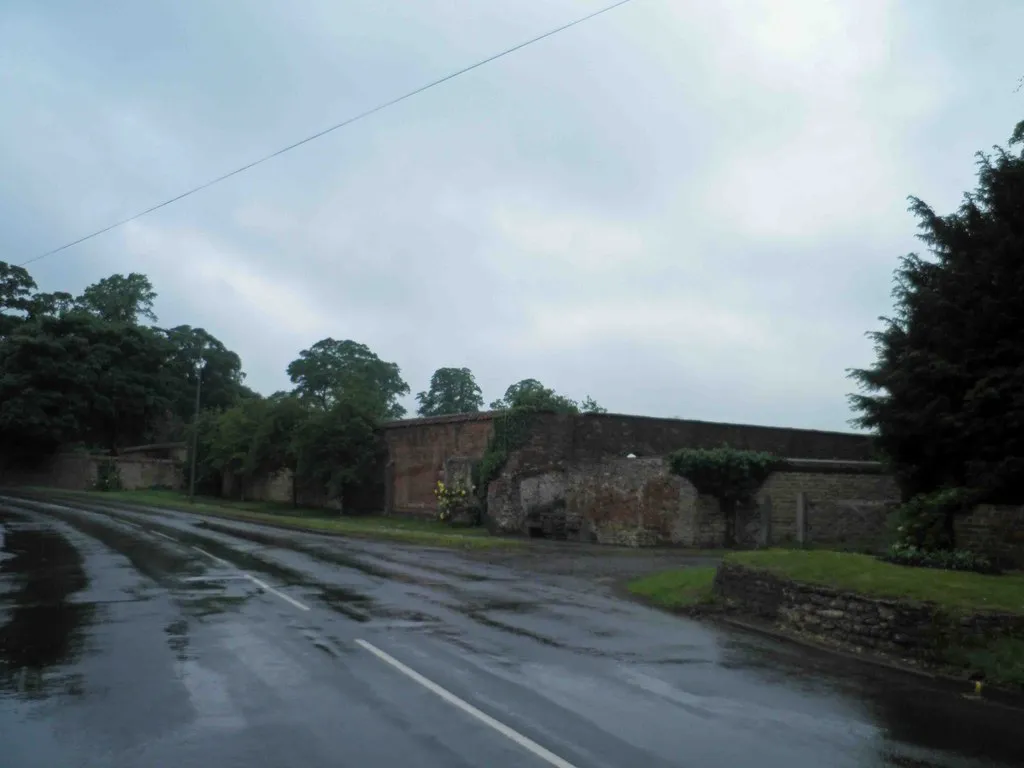 Photo showing: A wet afternoon on Vicarage Lane, Scawby