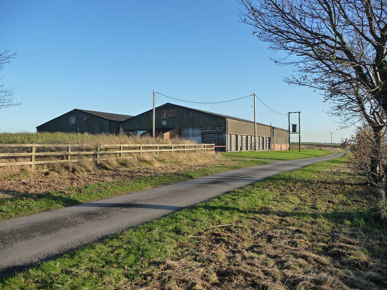 Photo showing: Agricultural Storage Buildings near Bonby