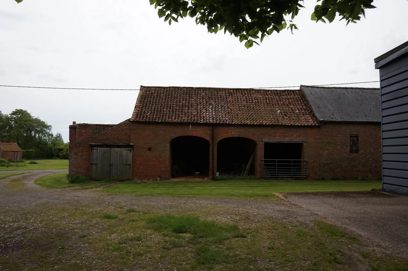 Photo showing: Barns at Manor Farm, Langton by Wragby