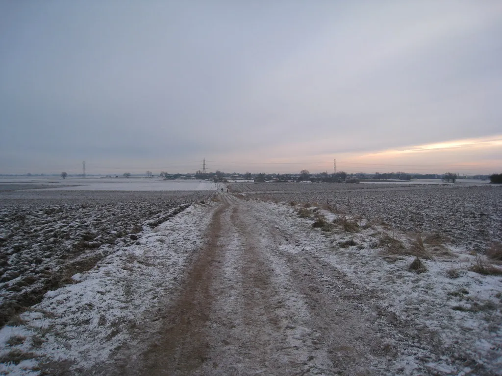 Photo showing: Down the track to Ealand