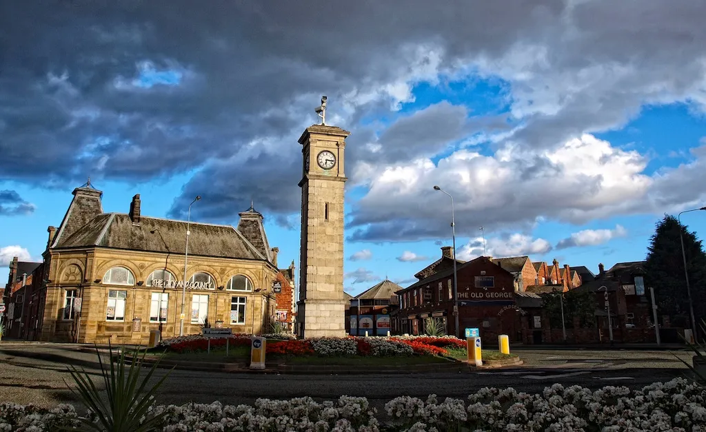 Photo showing: HDR of Goole Clock Tower, Goole, East Riding of Yorkshire, England.