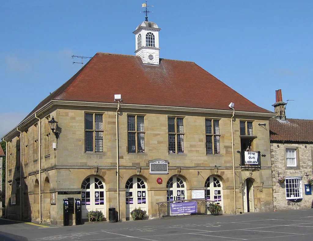 Photo showing: Photograph of Helmsley Town Hall