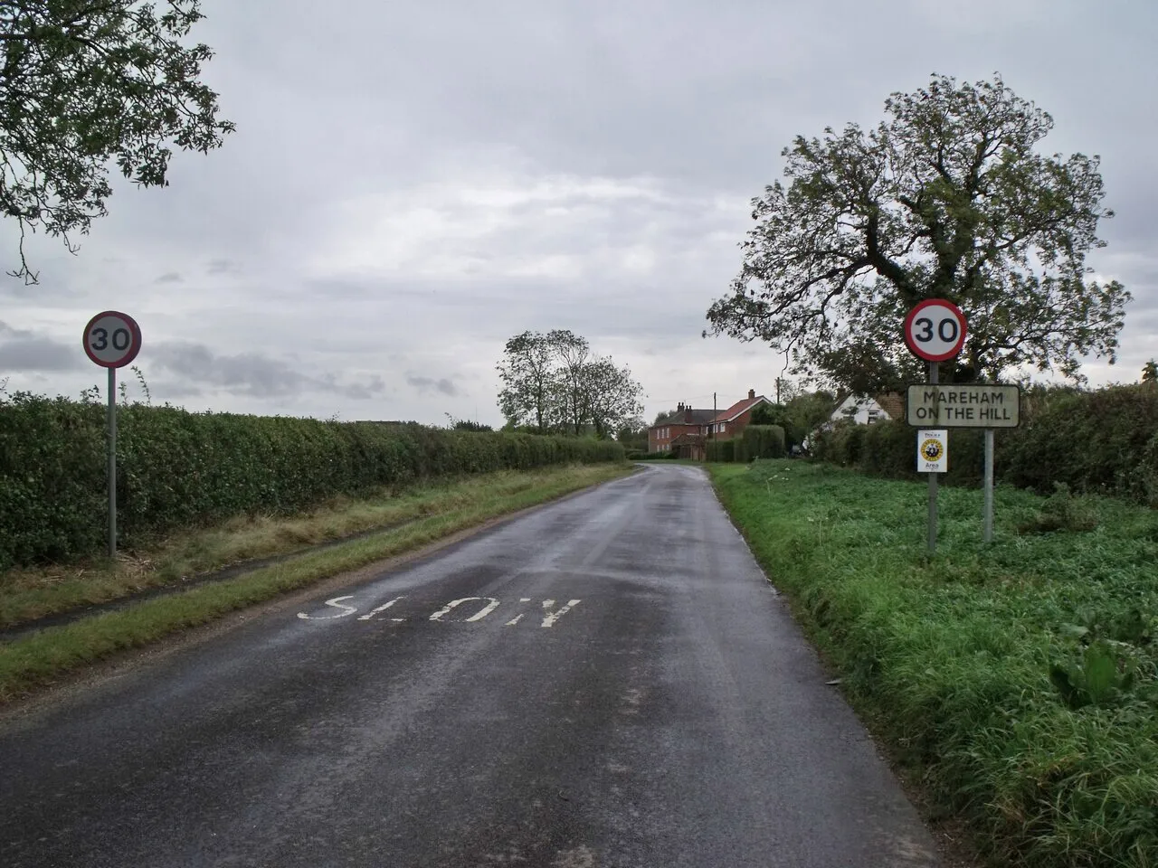 Photo showing: Approaching Mareham on the Hill