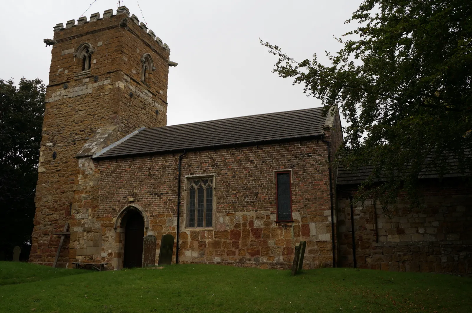 Photo showing: St Peter's Church, Holton le Clay