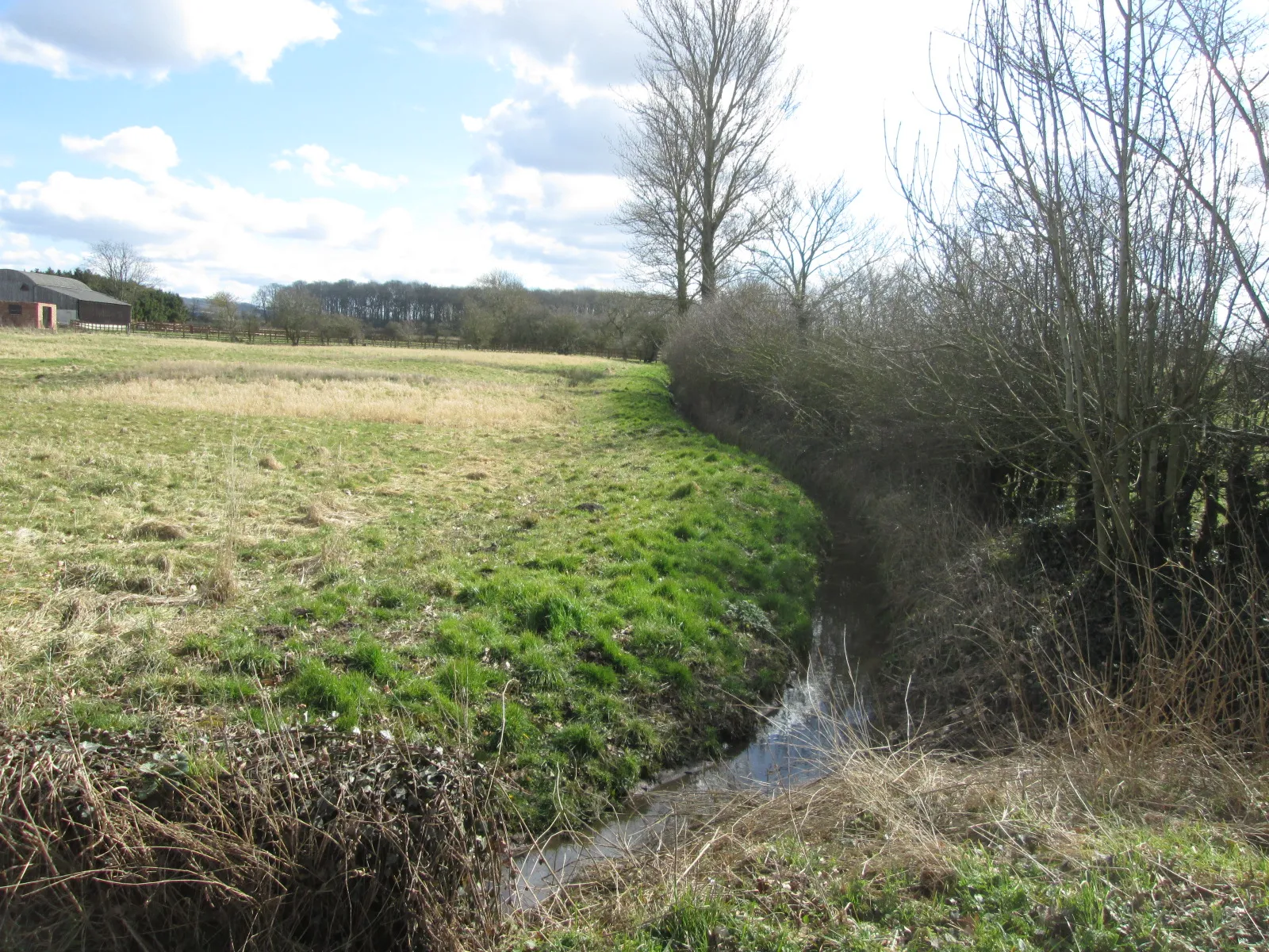 Photo showing: Beck at Yapham Green, Yapham, East Riding of Yorkshire, England.