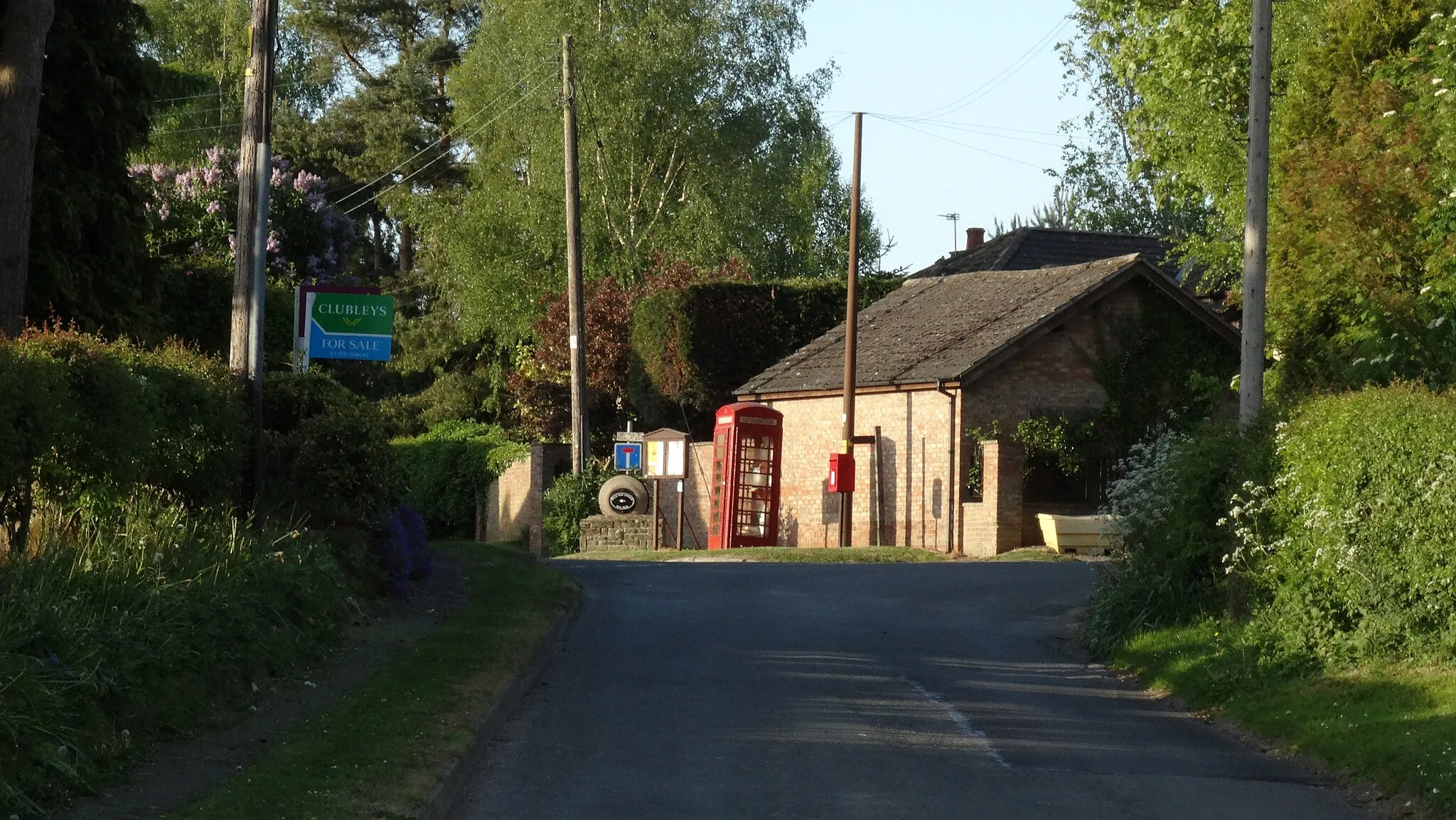 Photo showing: Road through Yapham near Pocklington, East Riding of Yorkshire, England.