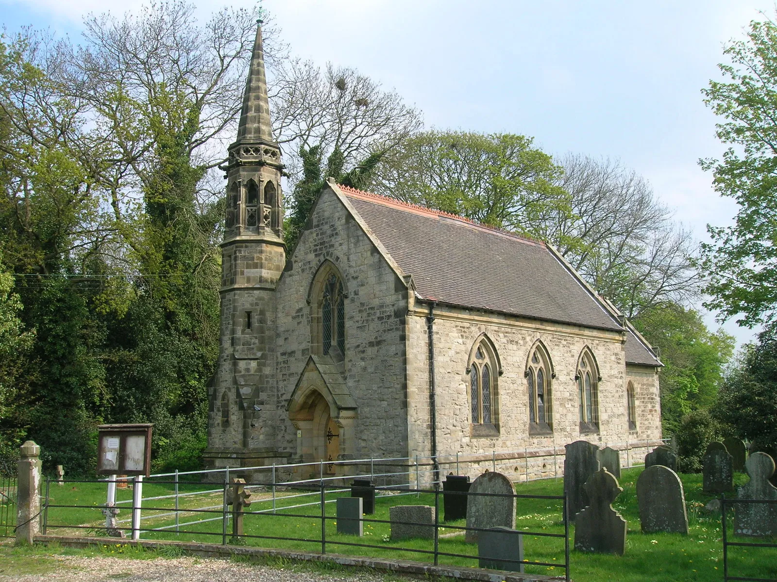 Photo showing: St Paul's Church, Kexby