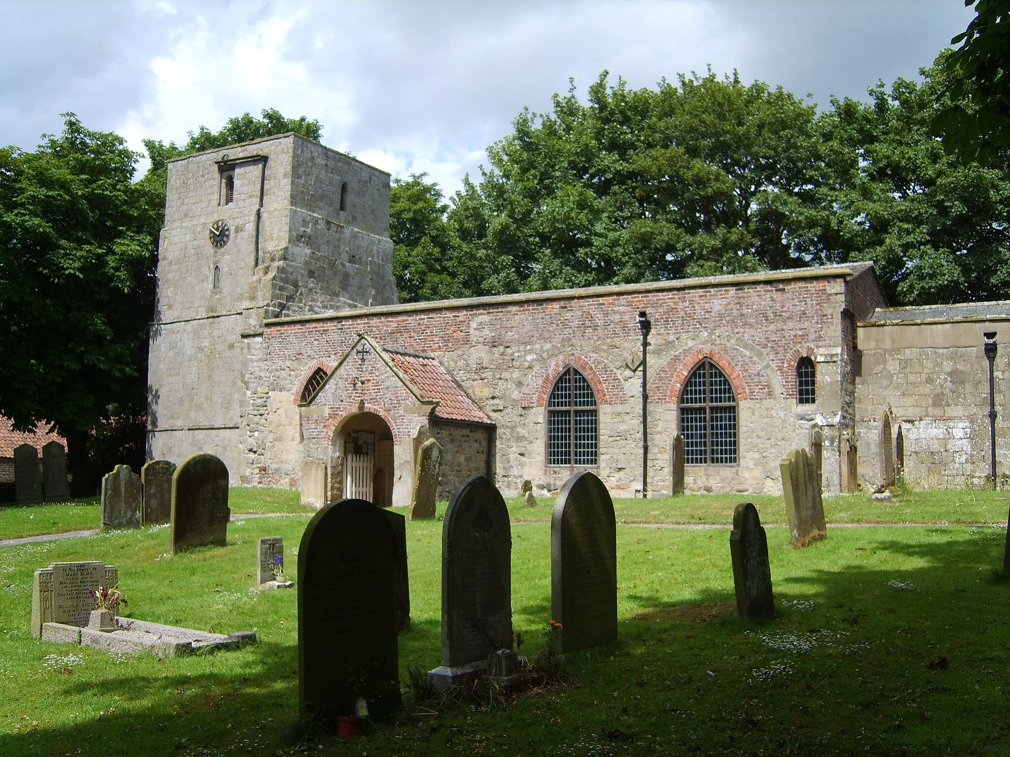 Photo showing: St Cuthbert's church, Burton Fleming, East Riding of Yorkshire, England.