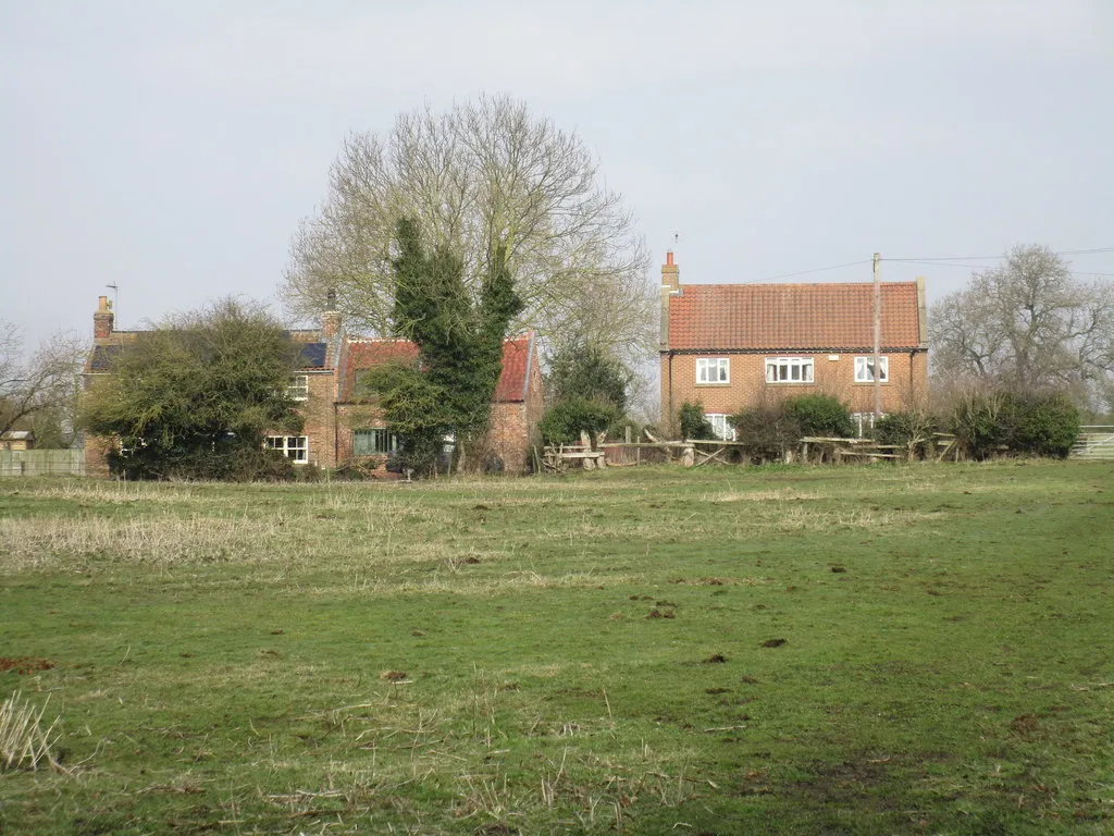 Photo showing: Field between the church and Main Street, Catwick