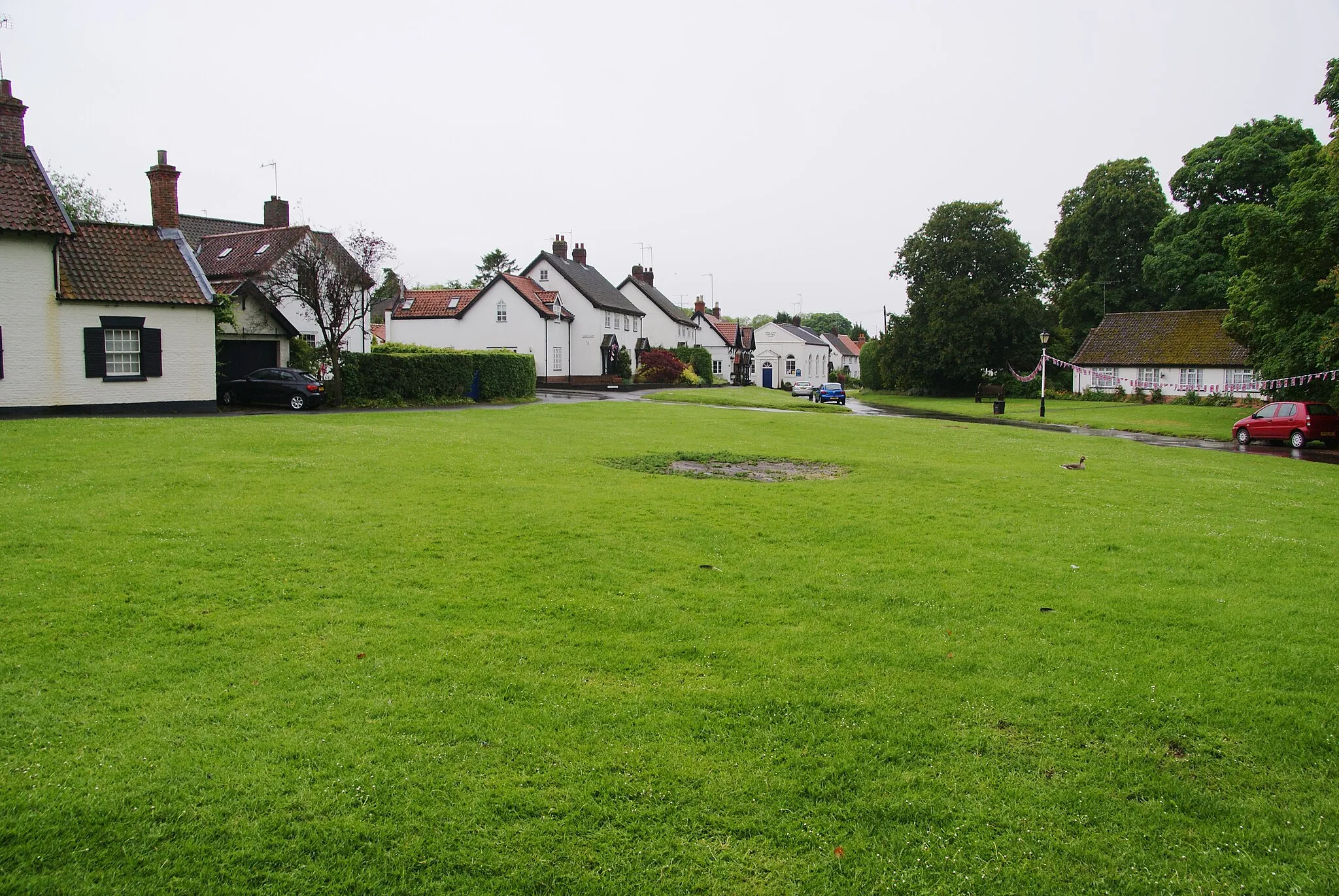 Photo showing: School Green, Bishop Burton