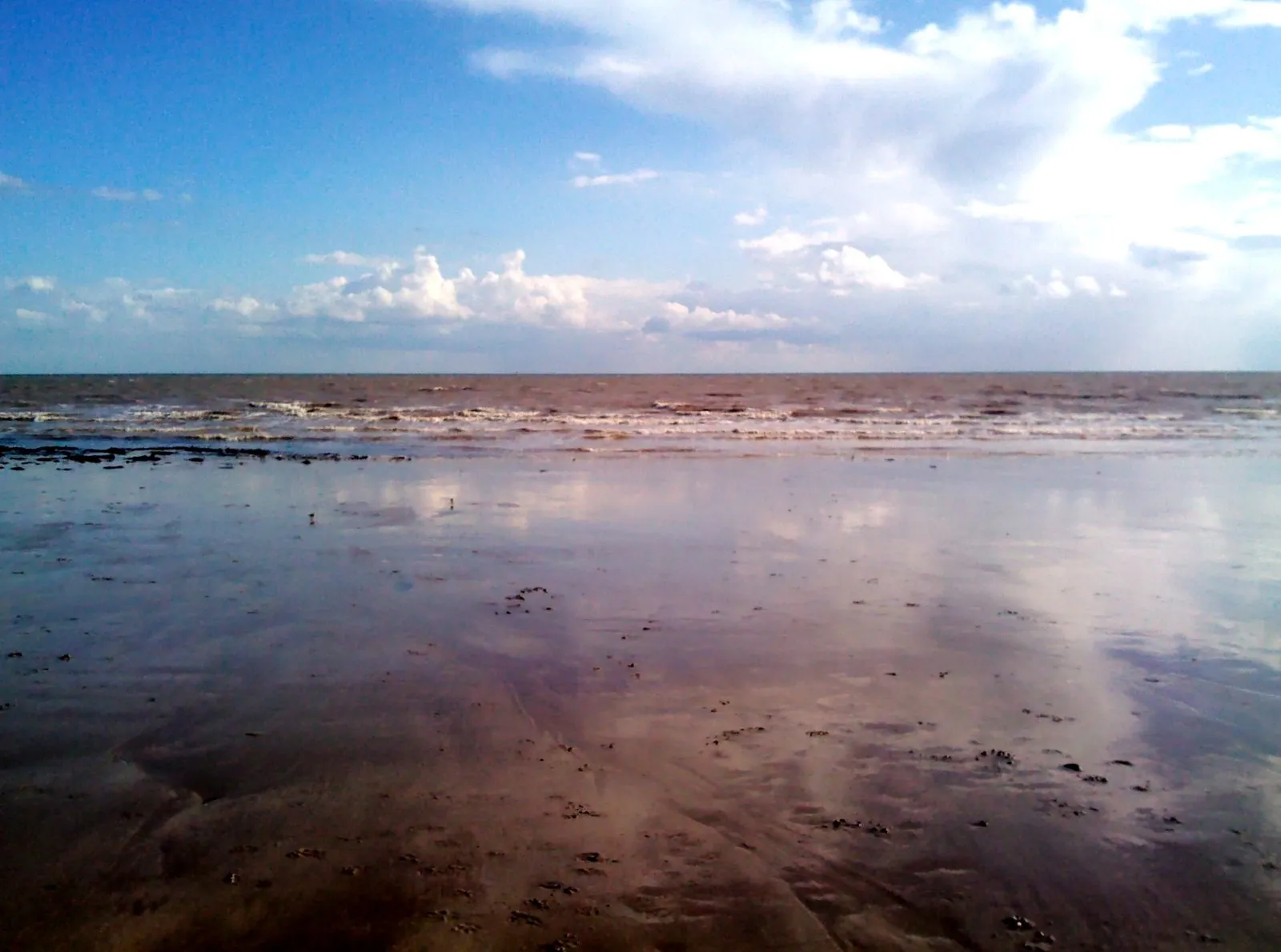 Photo showing: Beach at Dykes End (low tide)