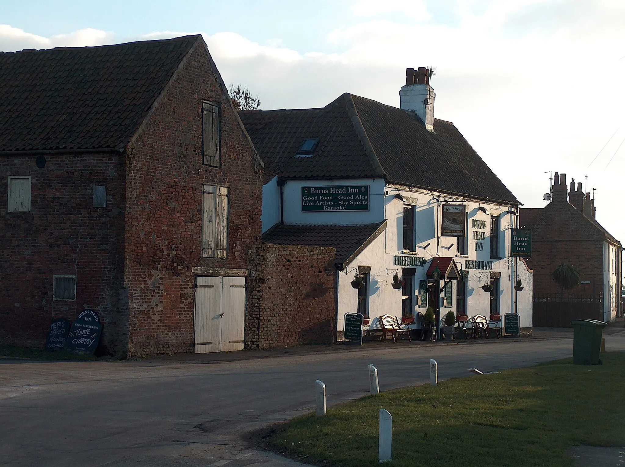 Photo showing: "The Burns Head Inn", Patrington Haven
