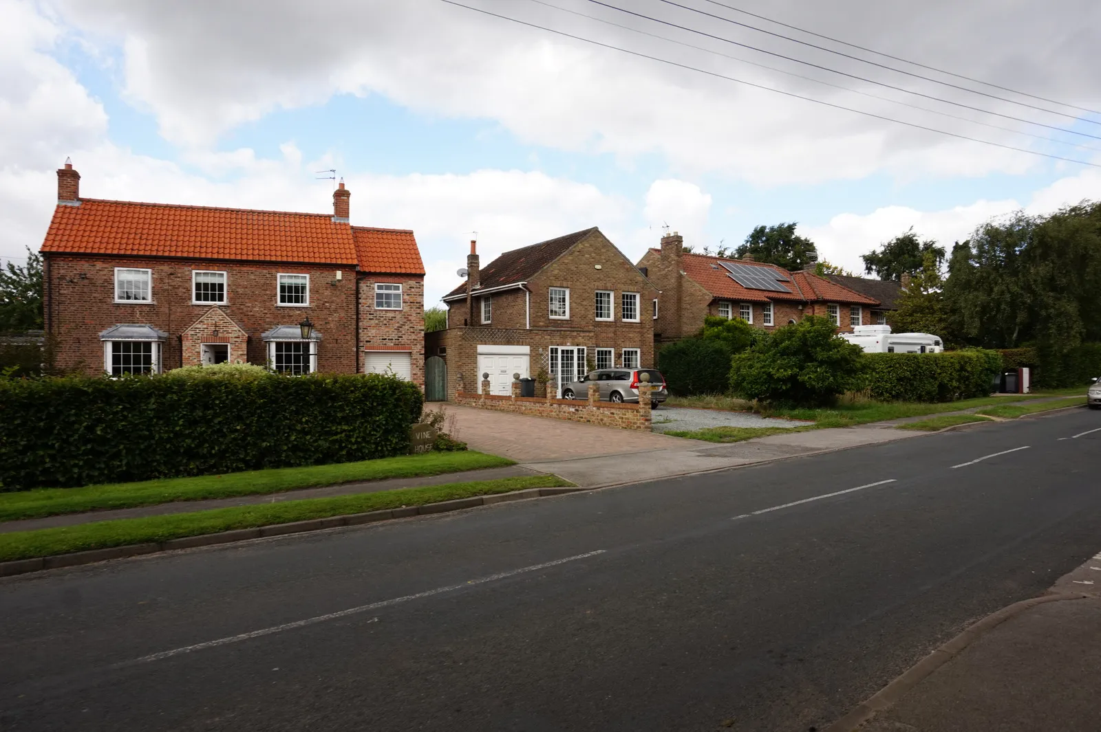 Photo showing: York Road, North Duffield