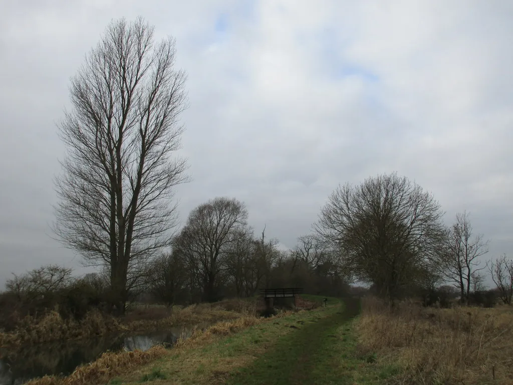 Photo showing: Approaching Baldwin's Bridge (bridge No.5), Pocklington Canal