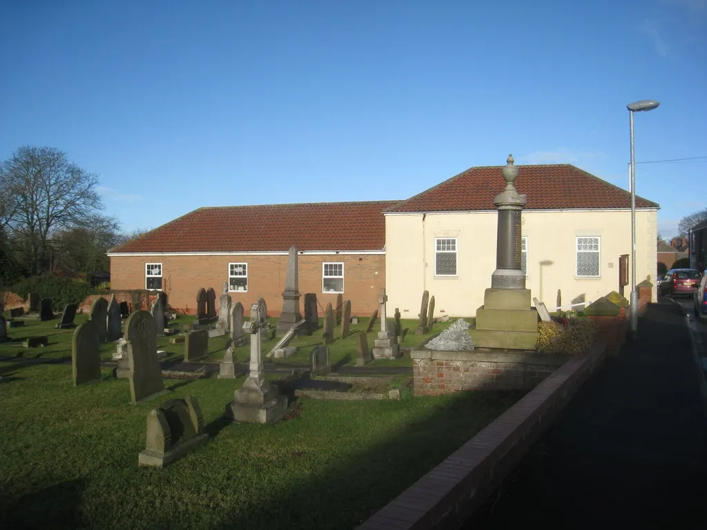 Photo showing: West Butterwick War Memorial and Methodist Church