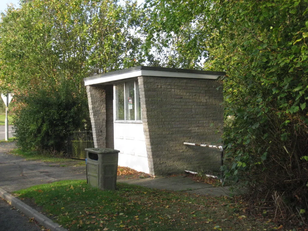 Photo showing: Swallow bus shelter