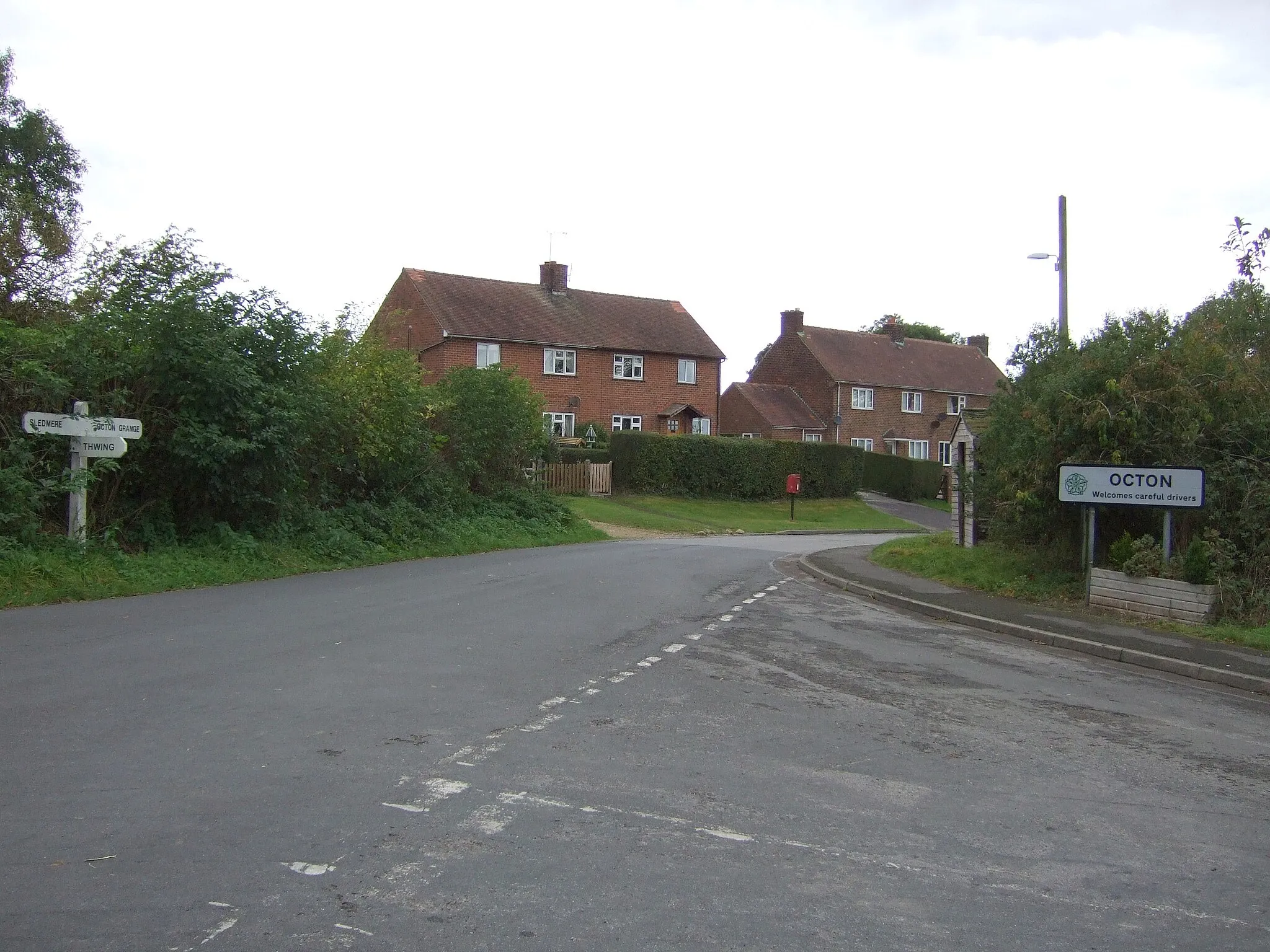 Photo showing: Houses, Octon