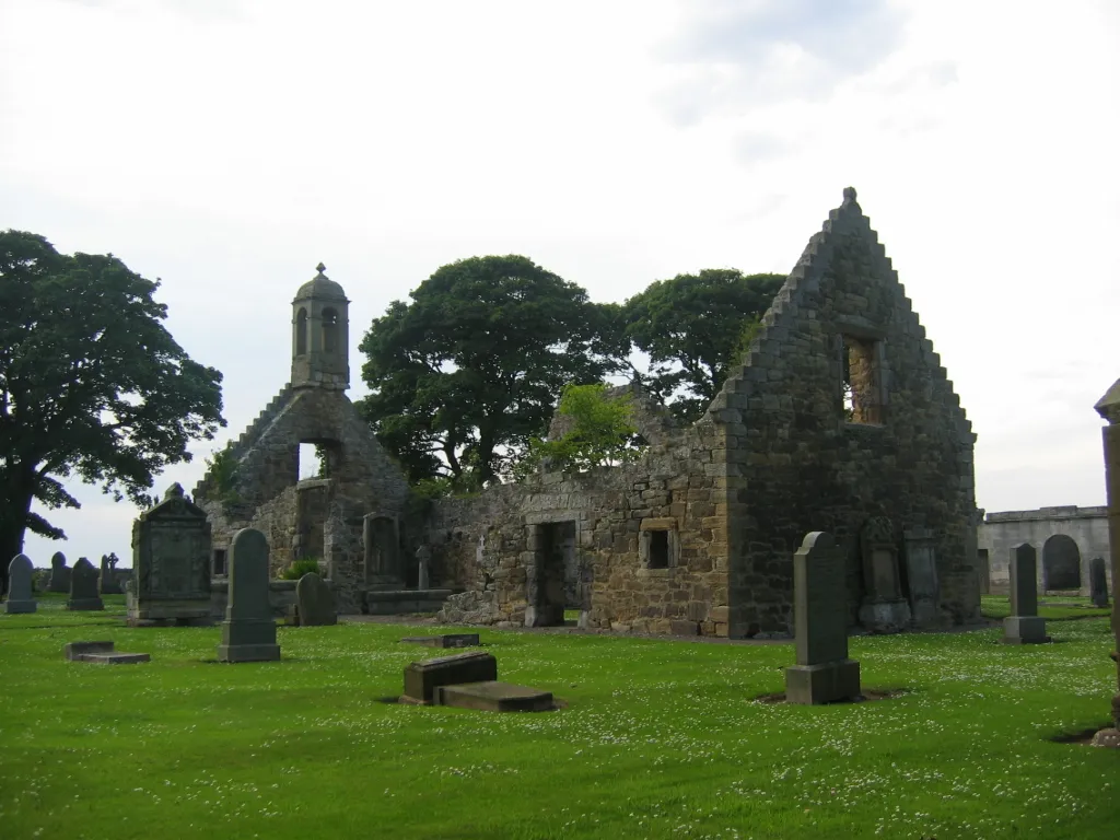 Photo showing: Ruins of 17th-century church behind the present chuch at Gladsmuir, East Lothian, Scotland.