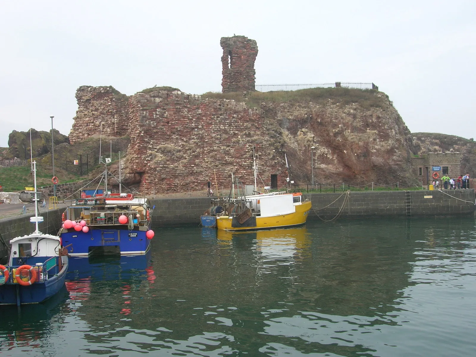 Photo showing: Dunbar Castle Dunbar Castle is the remains of one of the most mighty fortresses in Scotland, situated over the harbour of the town of Dunbar