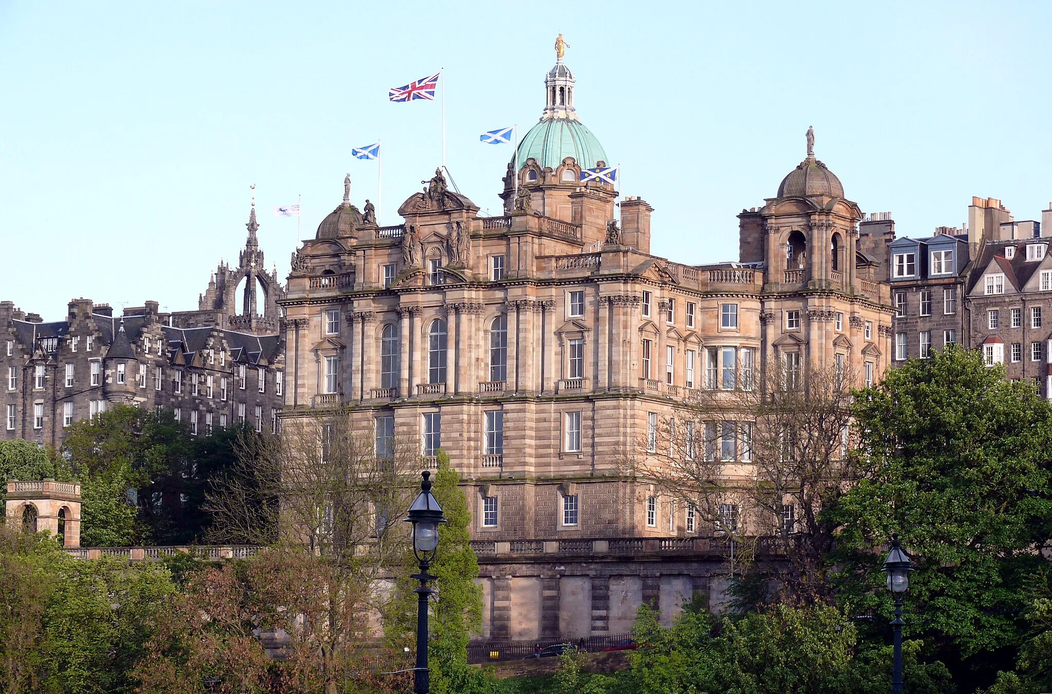 Photo showing: The headquarters of the HBOS plc in Edinburgh.